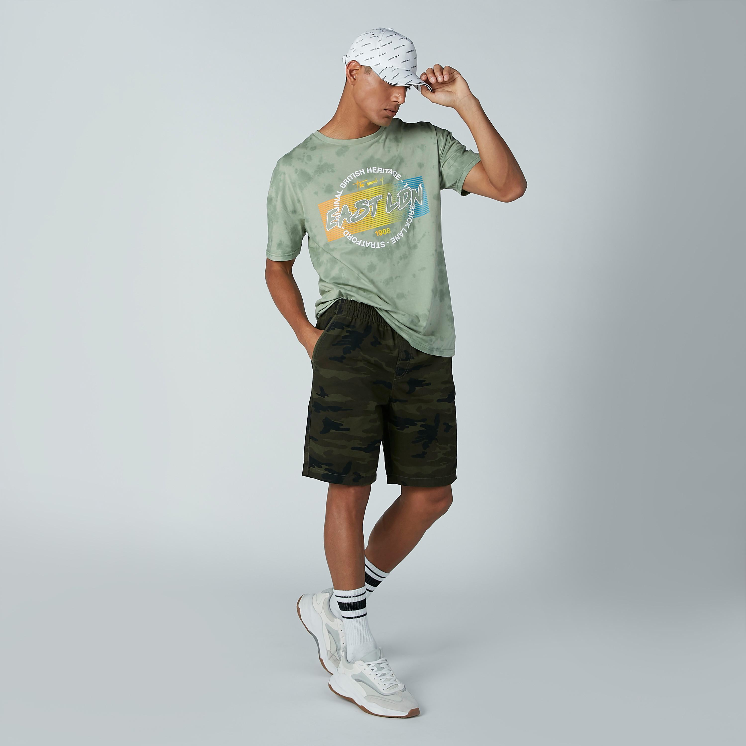 تيشيرت بياقة مستديرة وأكمام قصيرة وطبعات من لي كوبر-men-clothing-tshirtsandpolos-tshirts-image-4