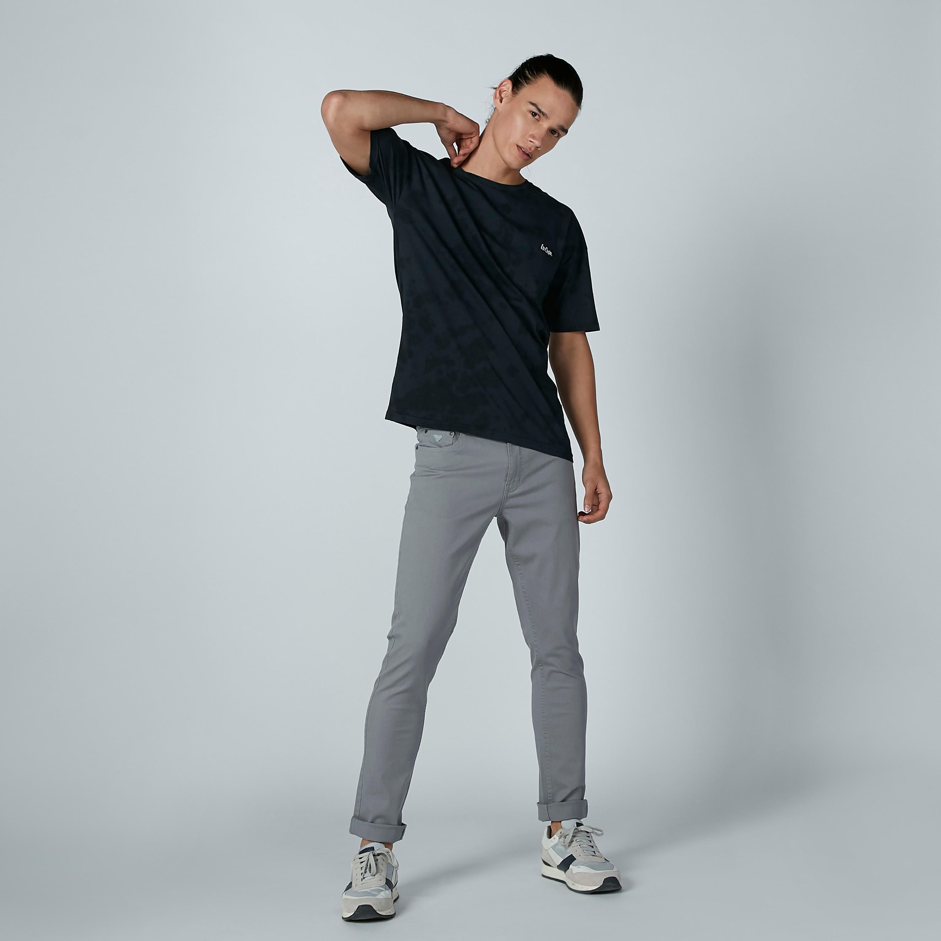 تيشيرت بأكمام قصيرة وطبعات من لي كوبر-men-clothing-tshirtsandpolos-tshirts-image-4