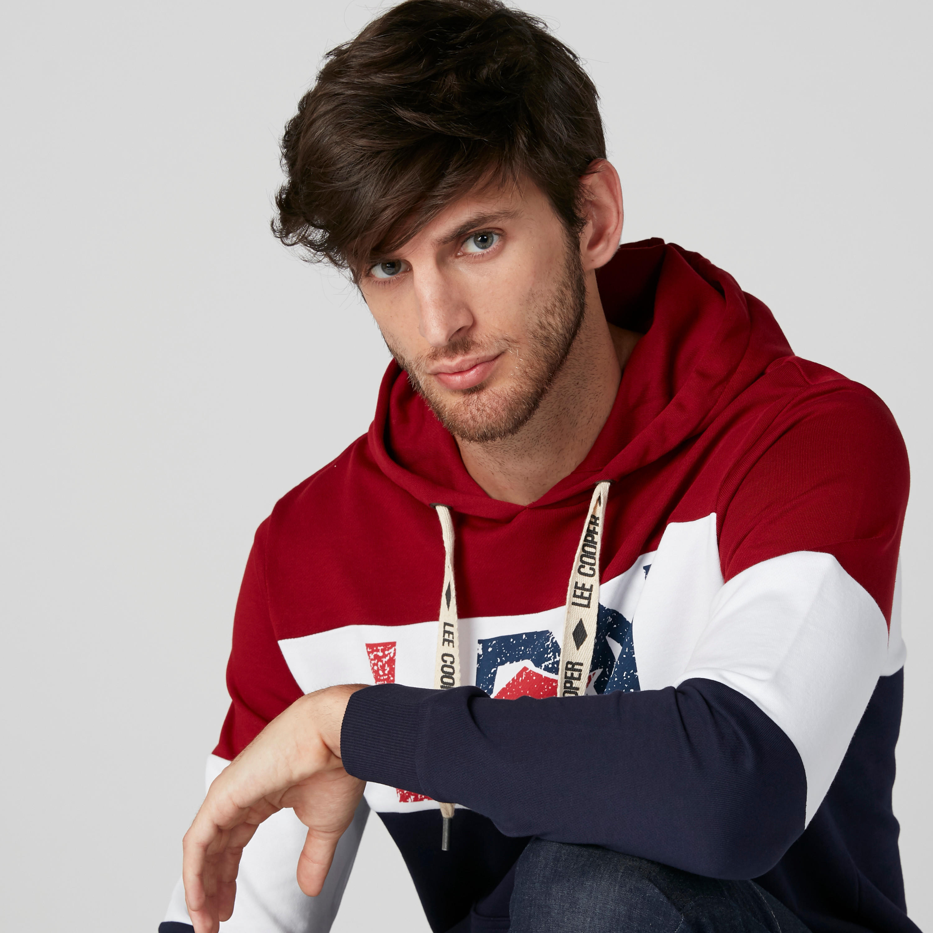 سويت شيرت لي كوبر بقبعة بنقش مطبوع وأكمام طويلة-men-winterwear-hoodiesandsweatshirts-image-1