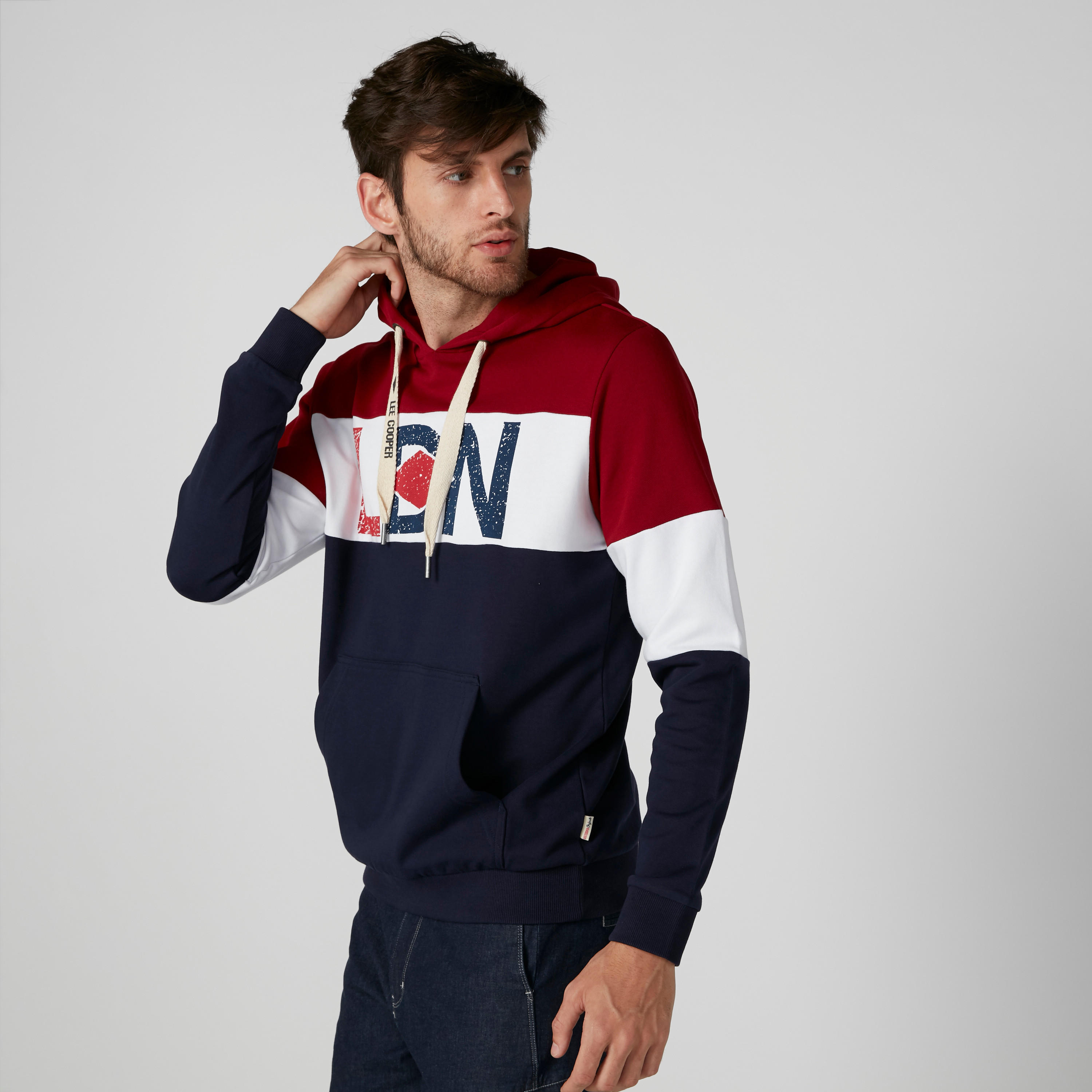 سويت شيرت لي كوبر بقبعة بنقش مطبوع وأكمام طويلة-men-winterwear-hoodiesandsweatshirts-image-4