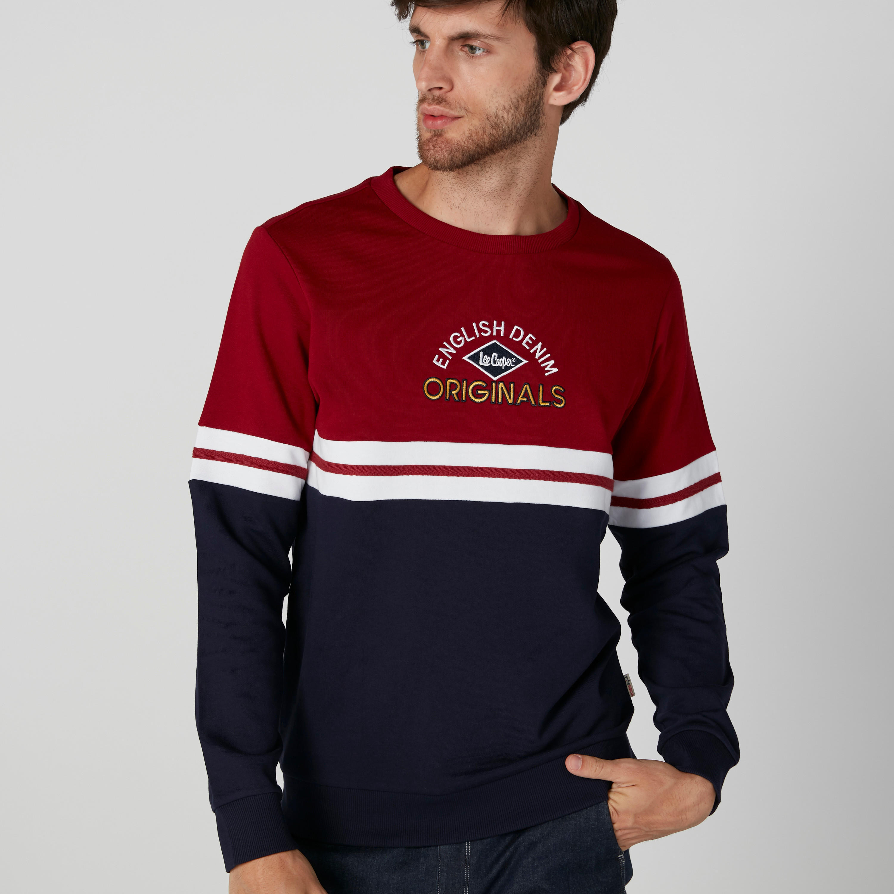 سويت شيرت مطرّز من لي كوبر-men-winterwear-hoodiesandsweatshirts-image-2