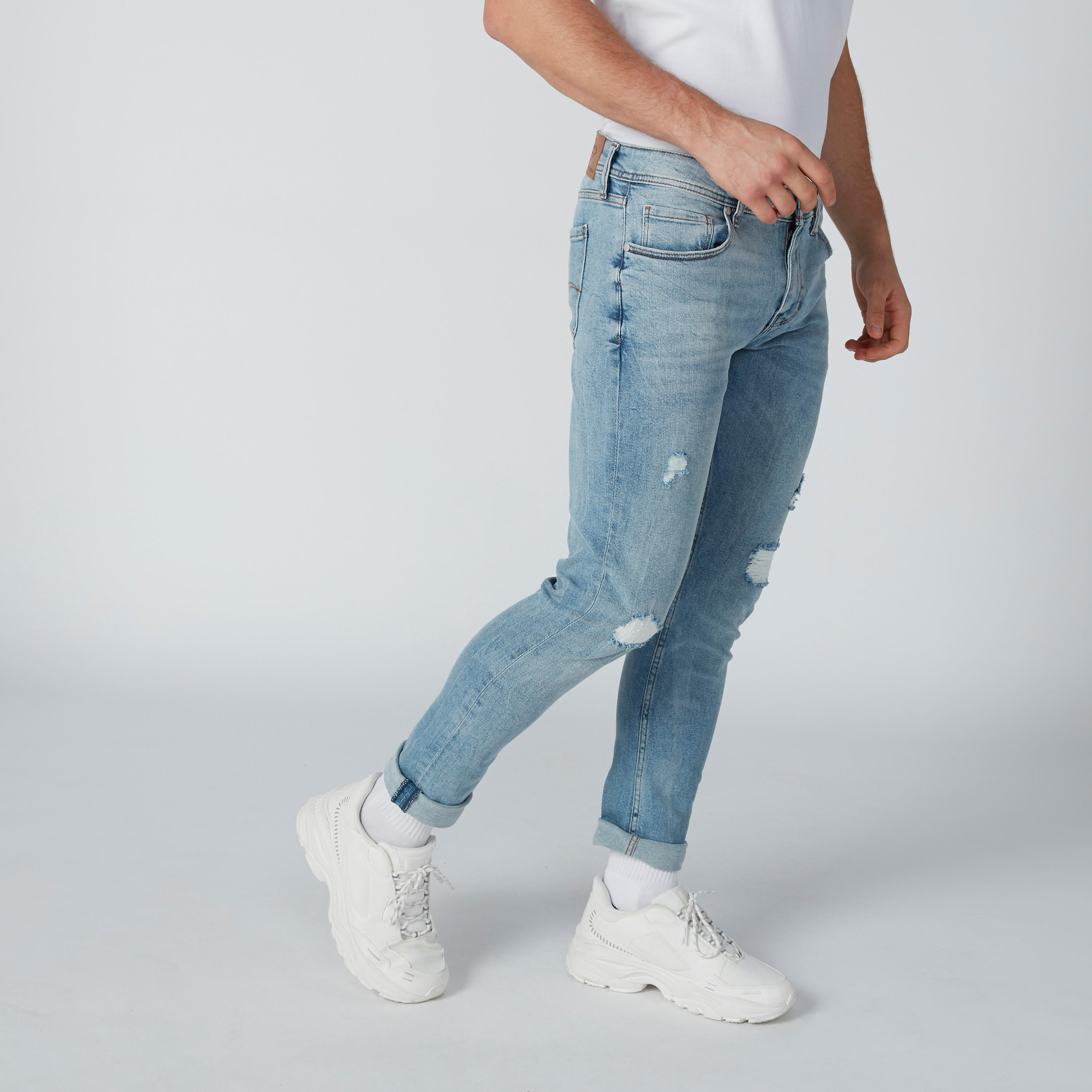 بنطال جينز بتصميم ممزّق وزر إغلاق وجيوب من لي كوبر-men-clothing-bottoms-jeans-image-5
