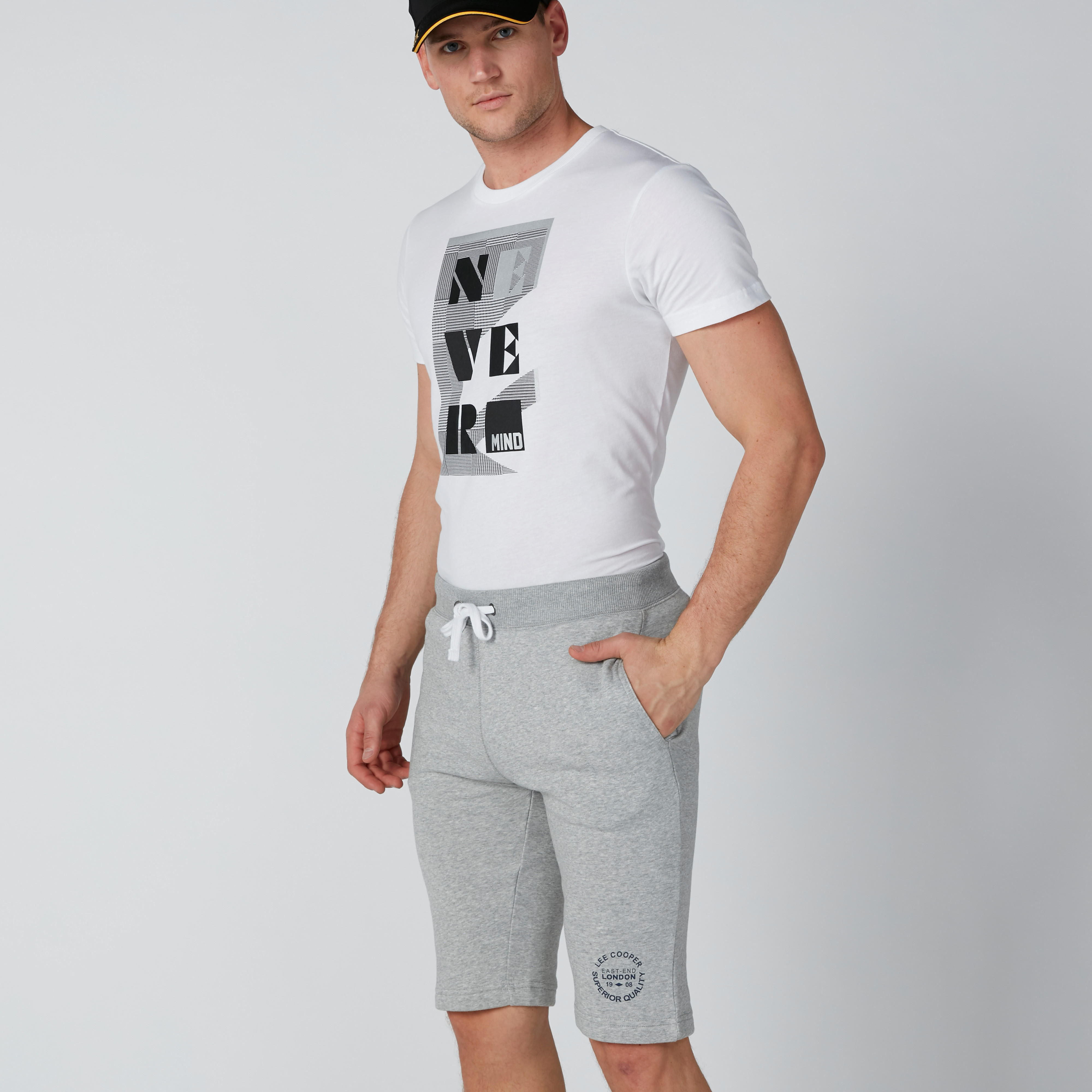شورت بخصر مرن وجيوب-men-clothing-bottoms-shorts-image-4