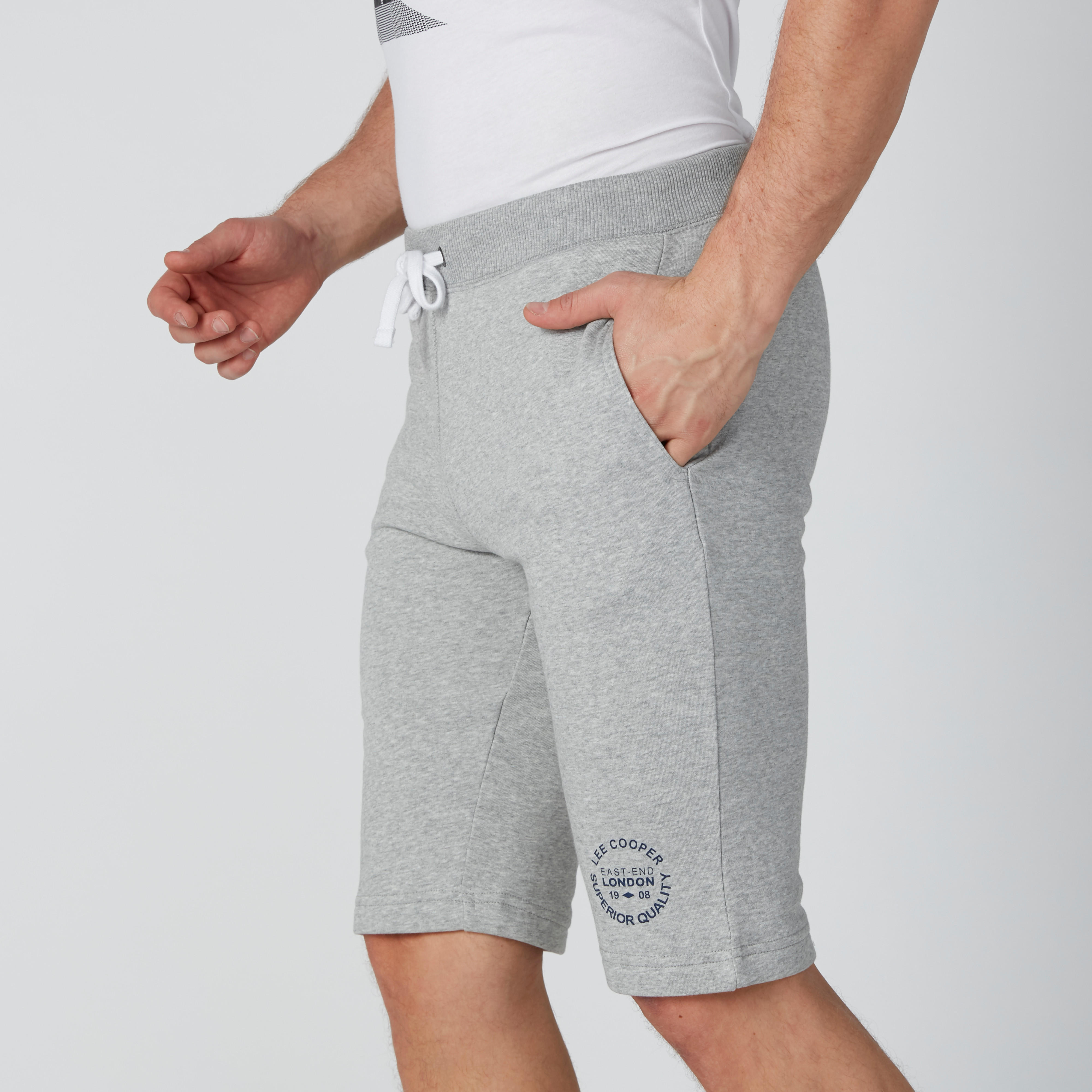 شورت بخصر مرن وجيوب-men-clothing-bottoms-shorts-image-5