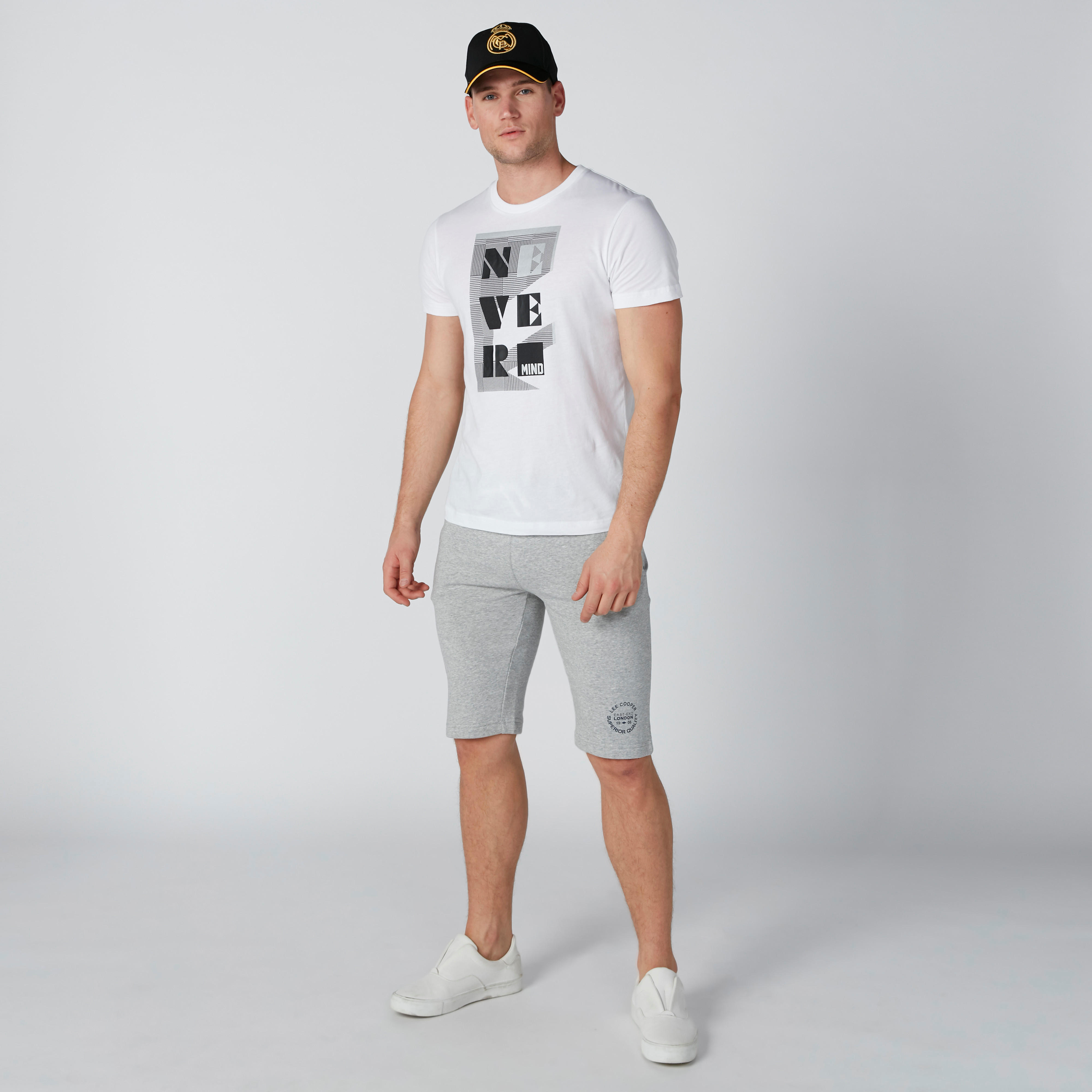شورت بخصر مرن وجيوب-men-clothing-bottoms-shorts-image-1