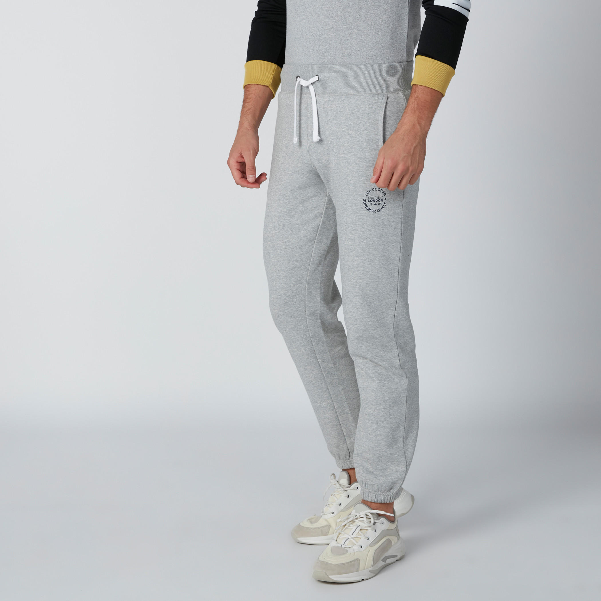 بنطال رياضي بجيوب من لي كوبر-men-clothing-bottoms-joggers-image-5