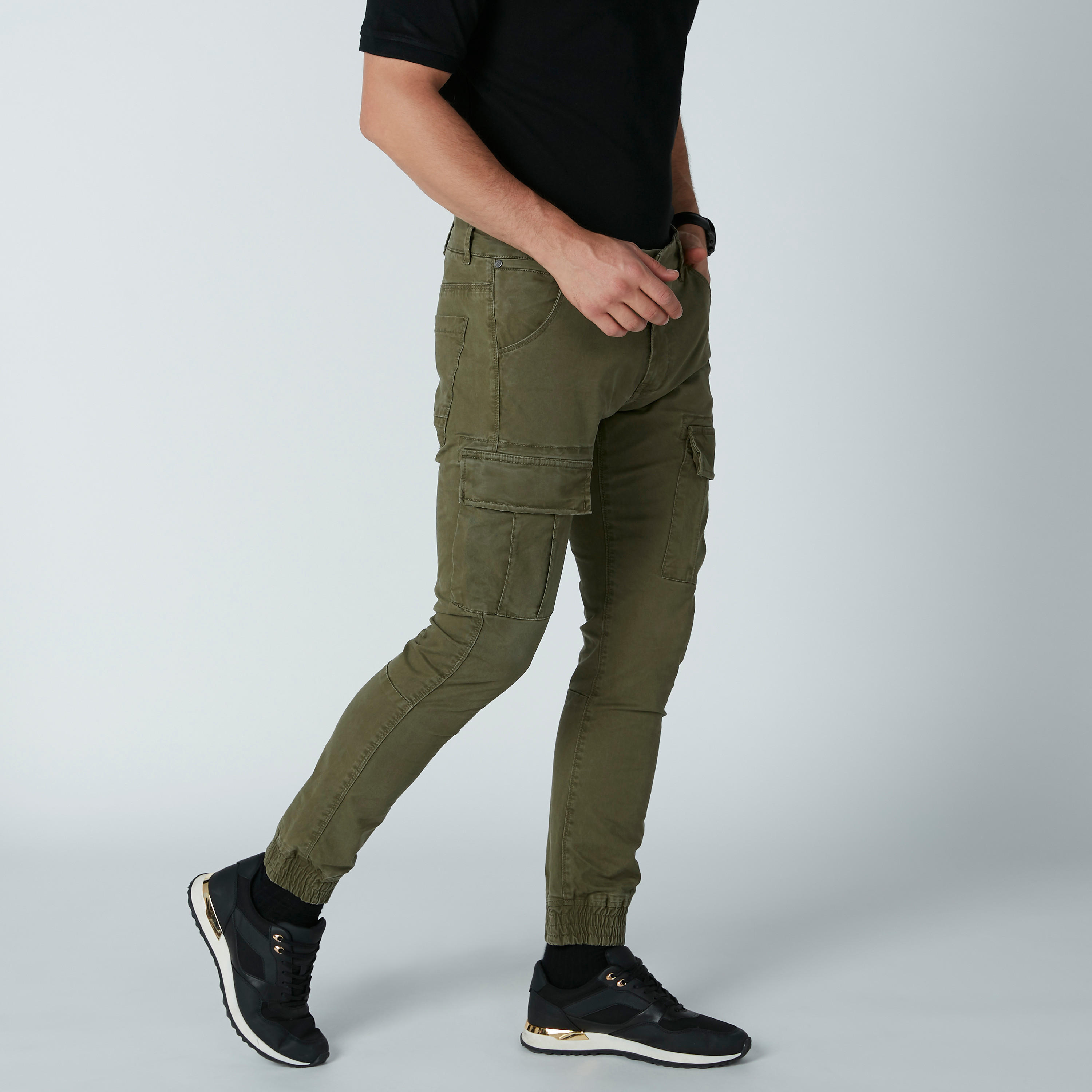 بنطال كارجو بجيوب وعروات حزام من لي كوبر-men-clothing-bottoms-trousersandchinos-trousers-image-3