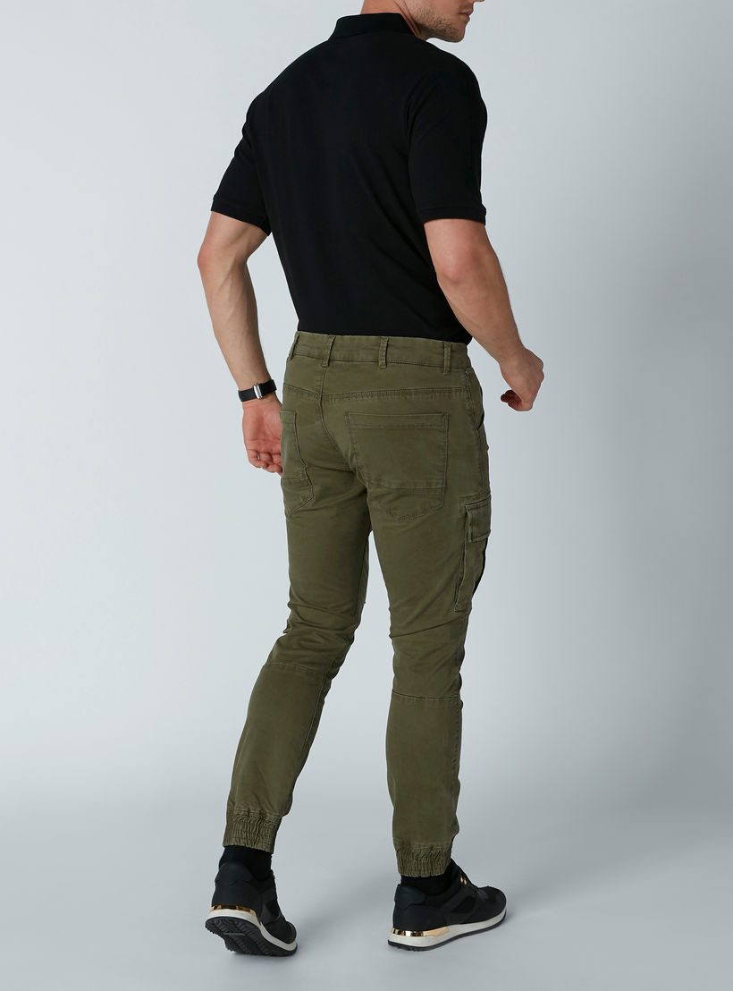 بنطال كارجو بجيوب وعروات حزام من لي كوبر-men-clothing-bottoms-trousersandchinos-trousers-image-4