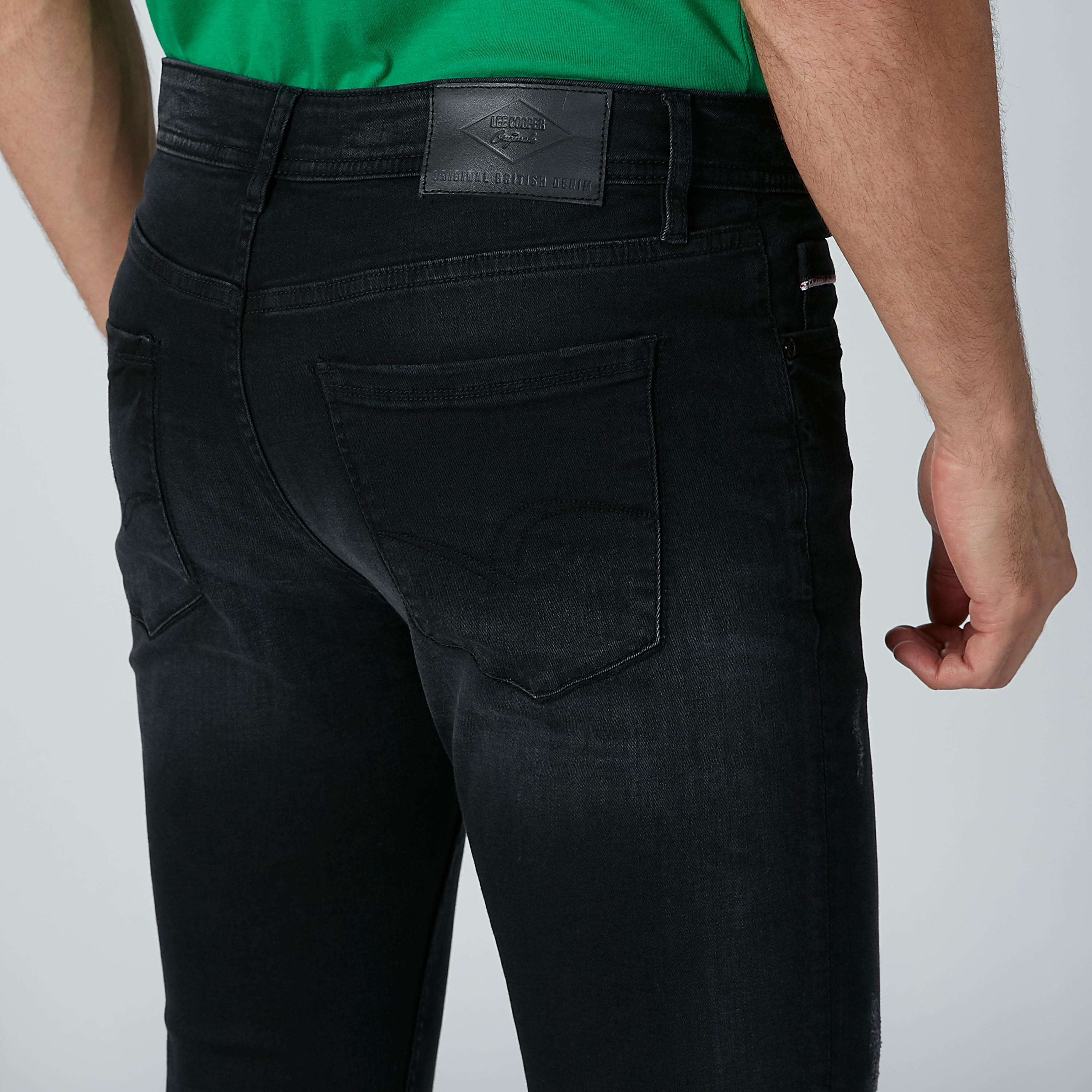 بنطال جينز سادة طويل بتصميم ممزّق وجيوب من لي كوبر-men-clothing-bottoms-jeans-image-3