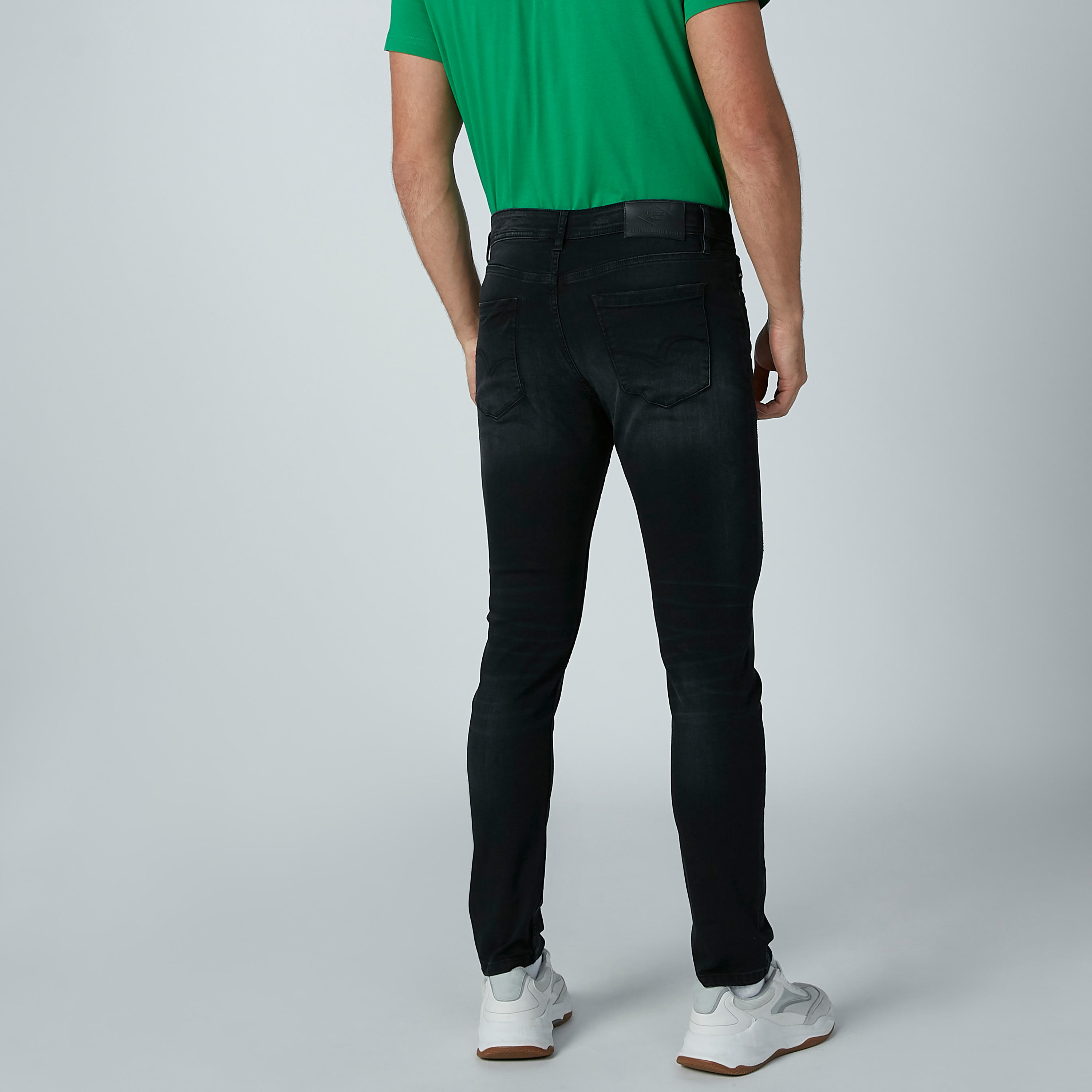 بنطال جينز سادة طويل بتصميم ممزّق وجيوب من لي كوبر-men-clothing-bottoms-jeans-image-5