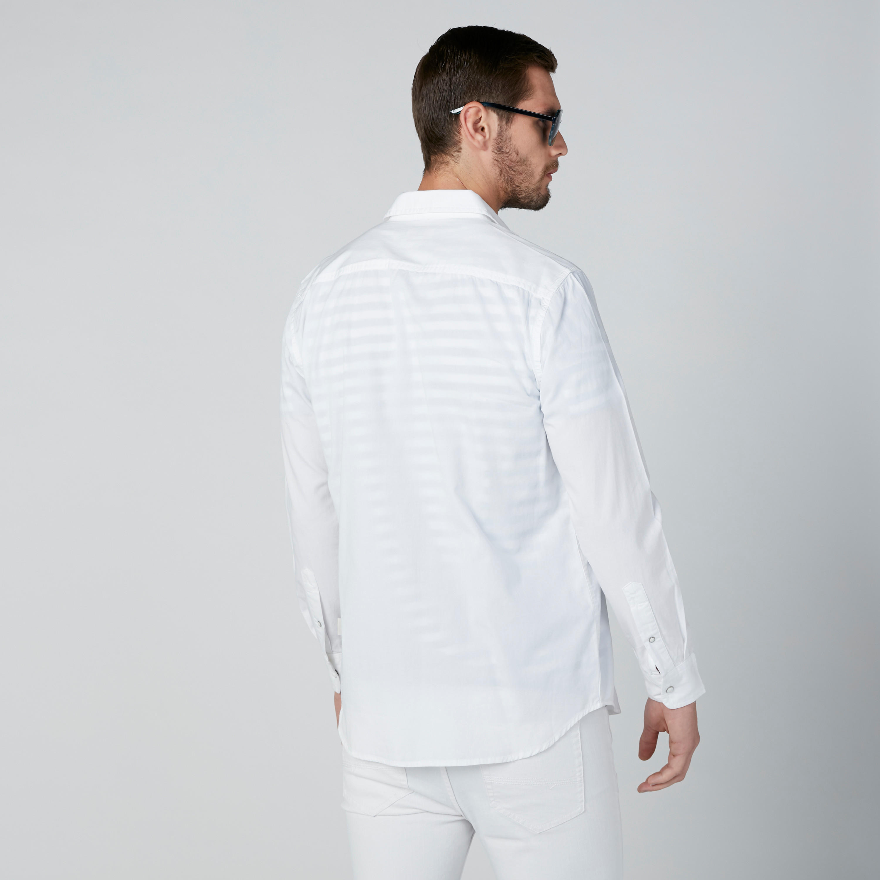 قميص بأكمام طويلة وجيوب من لي كوبر-men-clothing-shirts-image-2