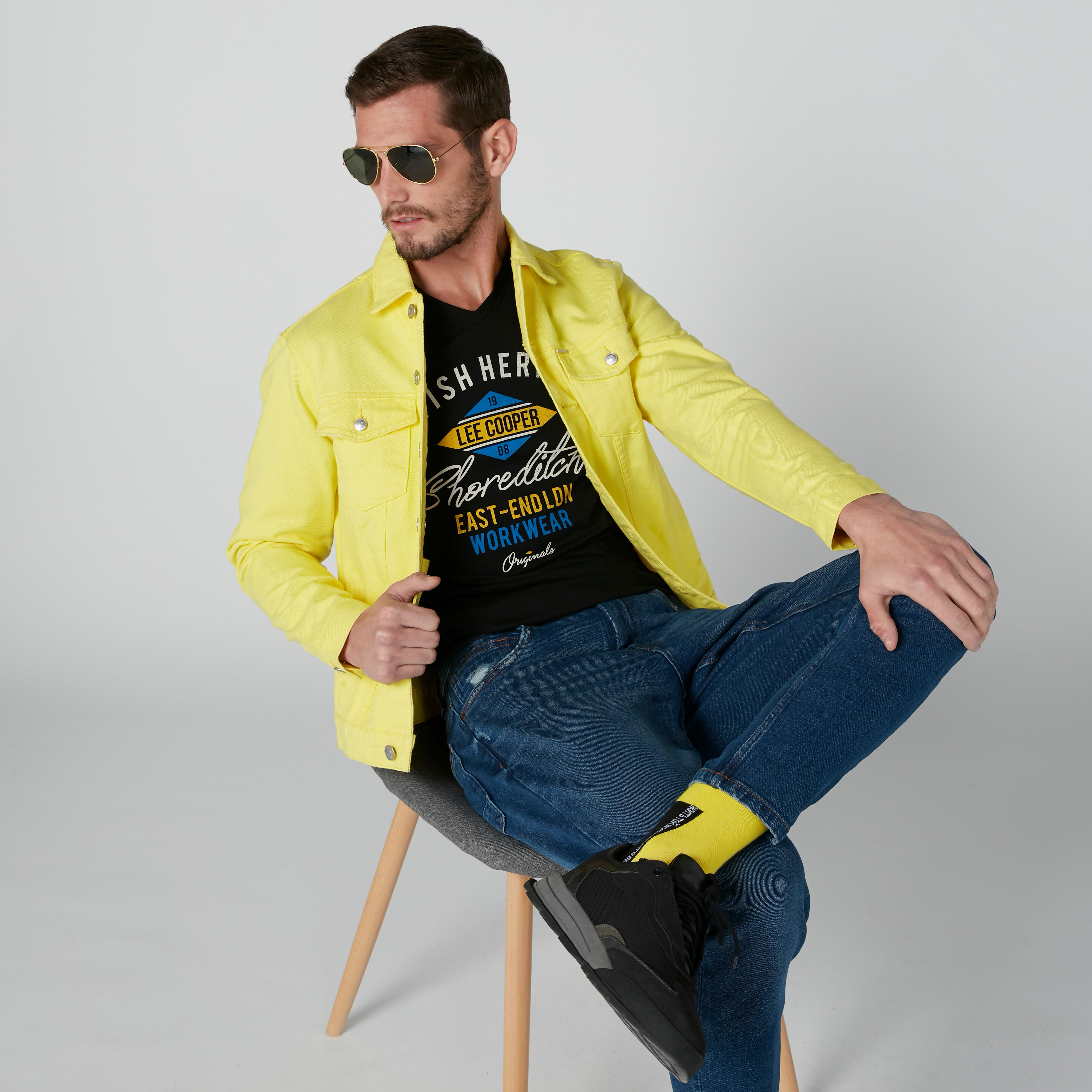 تيشيرت بقصّة عادية وياقة فولت وطبعات من لي كوبر-men-clothing-tshirtsandpolos-tshirts-image-1