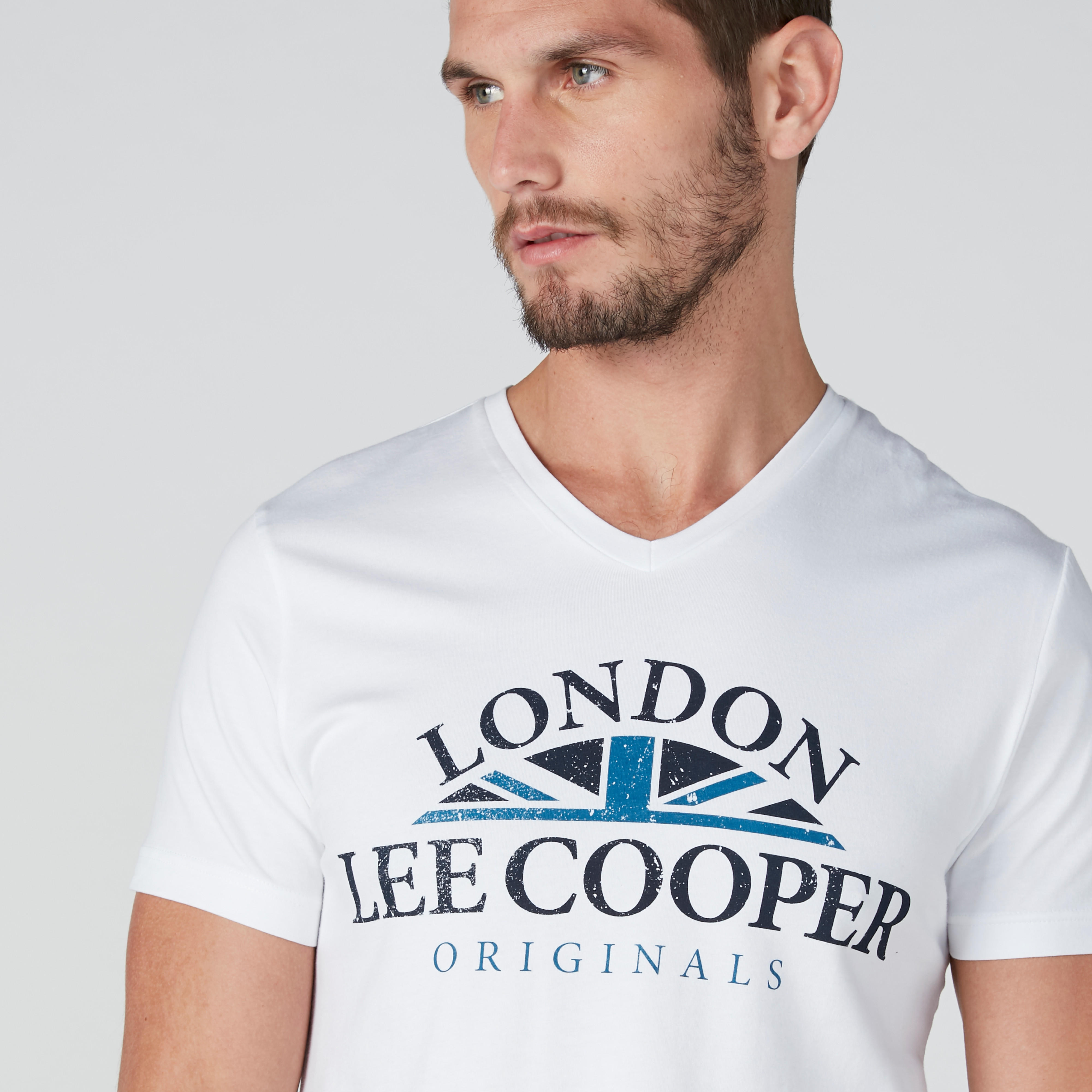تيشيرت بأكمام قصيرة وطبعات من لي كوبر-men-clothing-tshirtsandpolos-tshirts-image-4