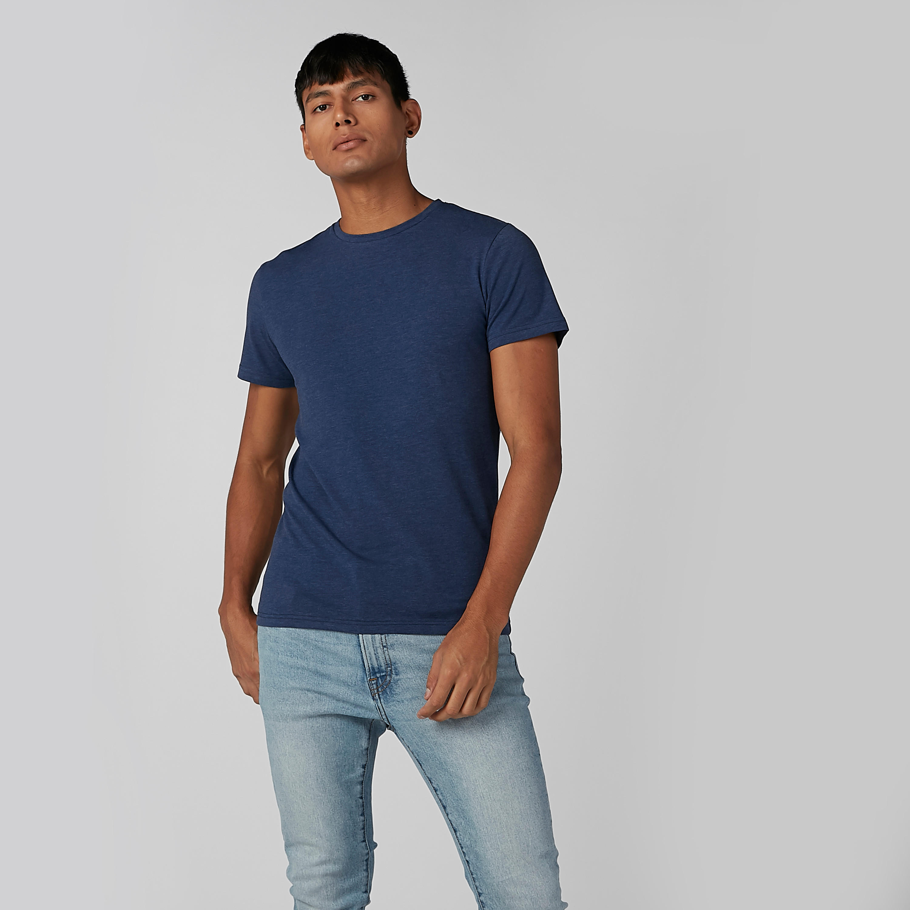 تيشيرت سادة بياقة مستديرة وأكمام قصيرة من لي كوبر-men-clothing-tshirtsandpolos-tshirts-image-1