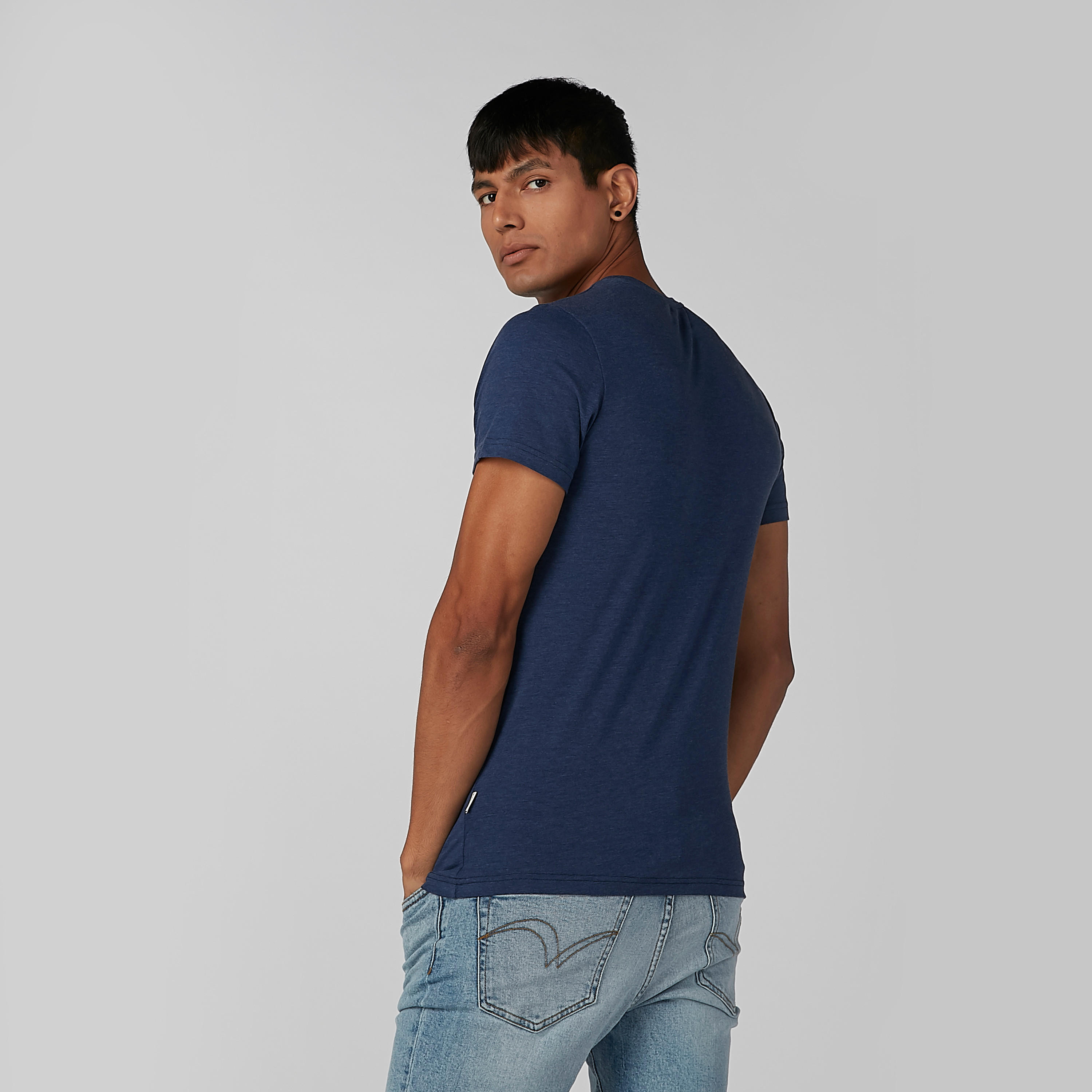 تيشيرت سادة بياقة مستديرة وأكمام قصيرة من لي كوبر-men-clothing-tshirtsandpolos-tshirts-image-3