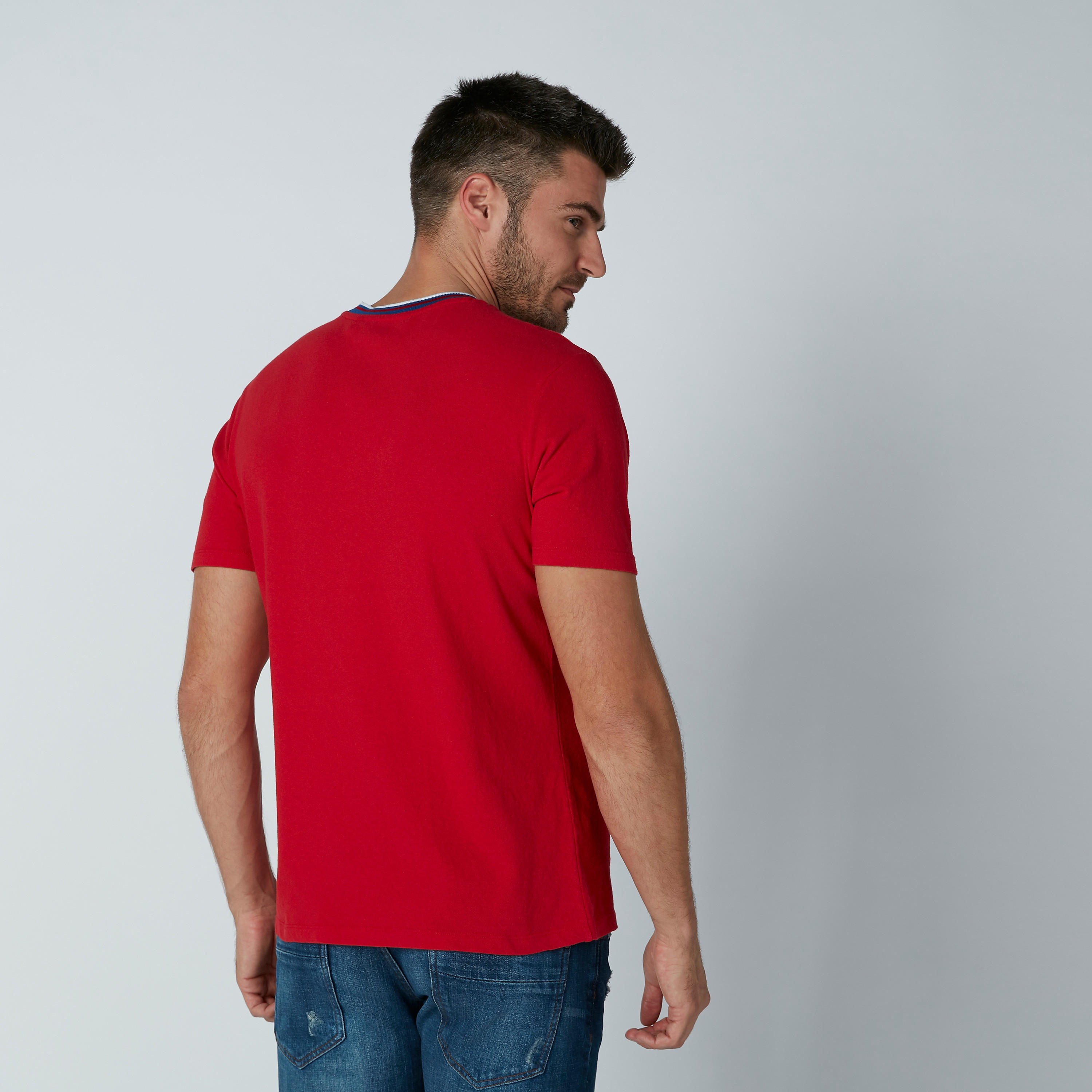 تيشيرت سادة بياقة ضيّقة من لي كوبر-men-clothing-tshirtsandpolos-tshirts-image-2