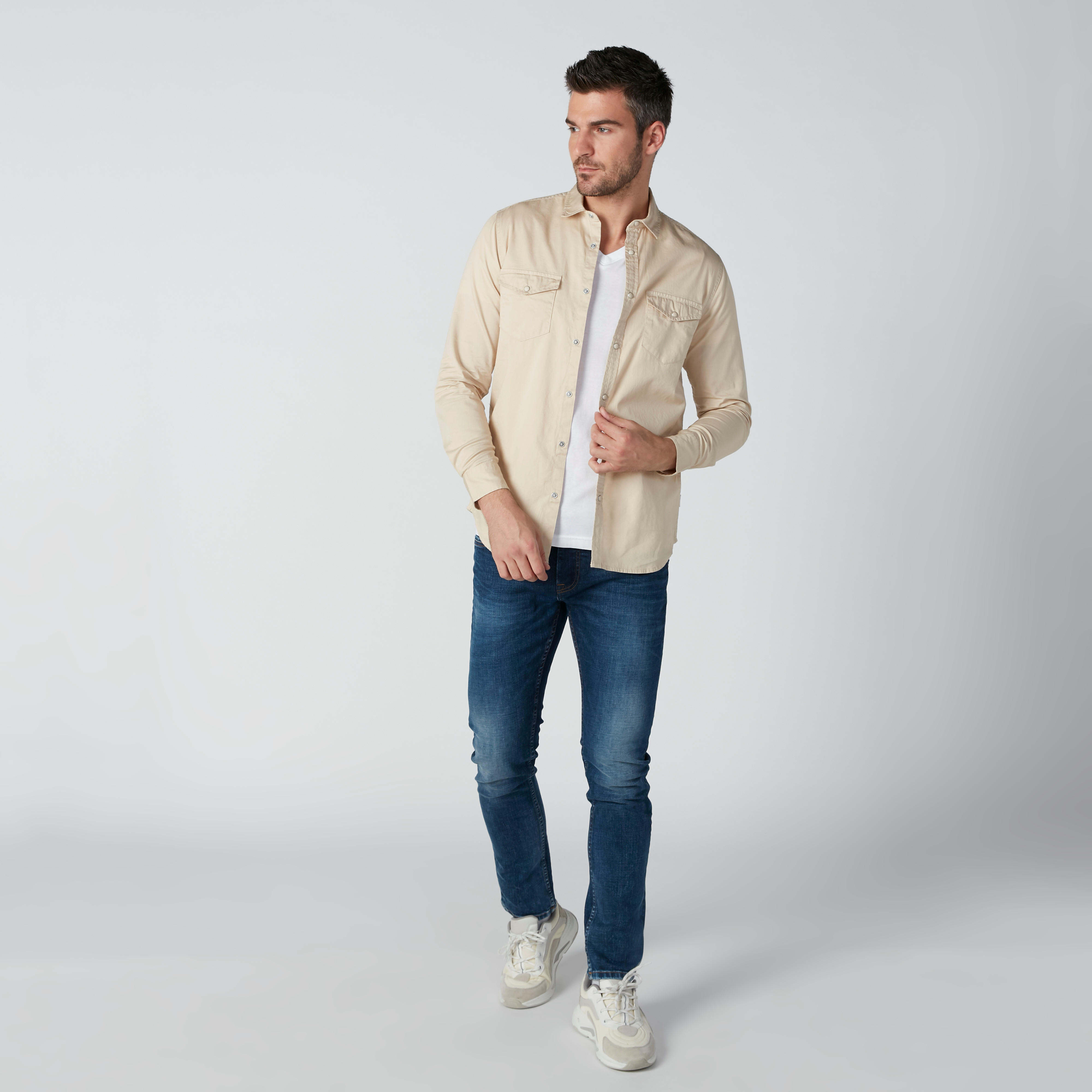 قميص بأكمام طويلة وأزرار وجيوب من لي كوبر-men-clothing-shirts-image-1