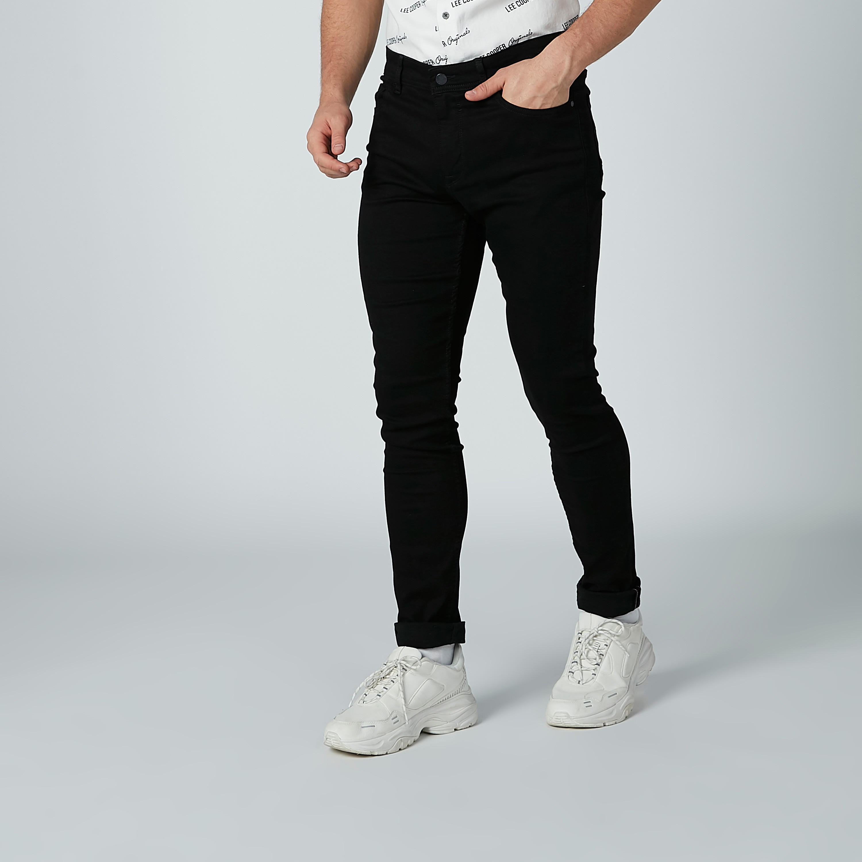 بنطال جينز سادة بجيوب من لي كوبر-men-clothing-bottoms-jeans-image-1