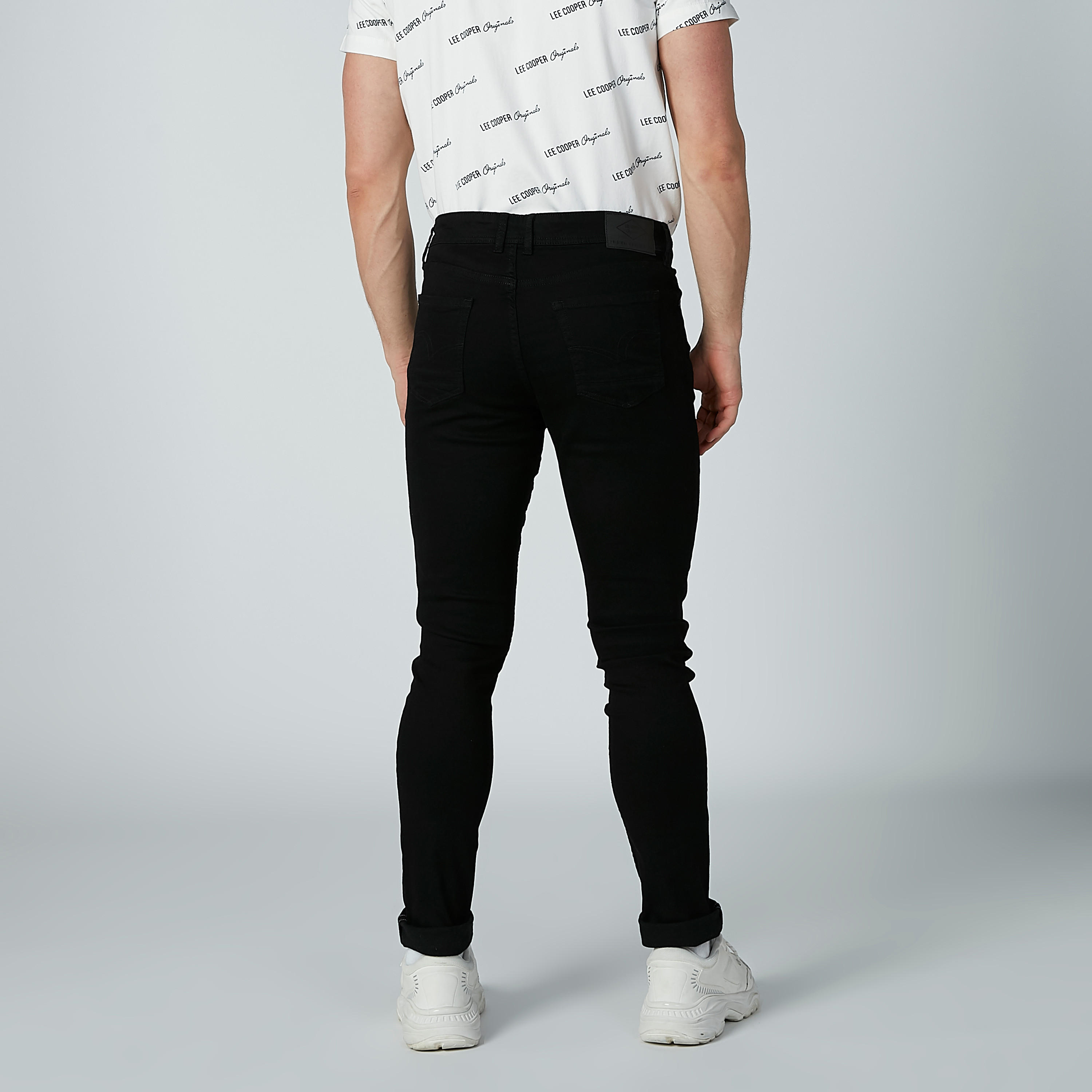 بنطال جينز سادة بجيوب من لي كوبر-men-clothing-bottoms-jeans-image-5