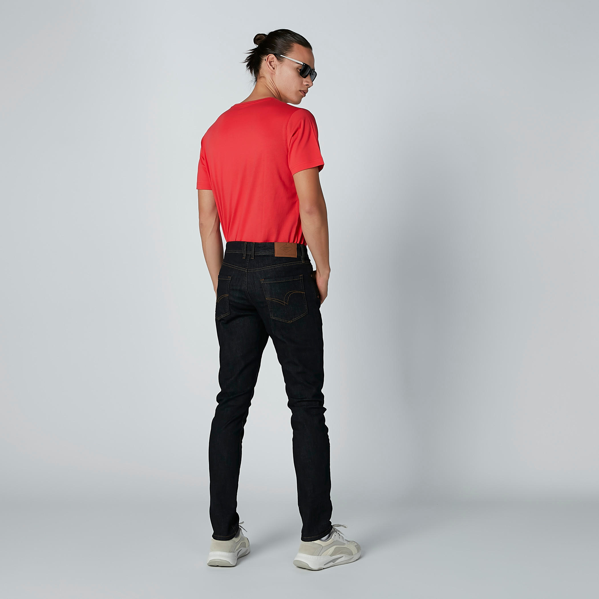 بنطال جينز بقصّة سكيني وجيوب من لي كوبر-men-clothing-bottoms-jeans-image-4
