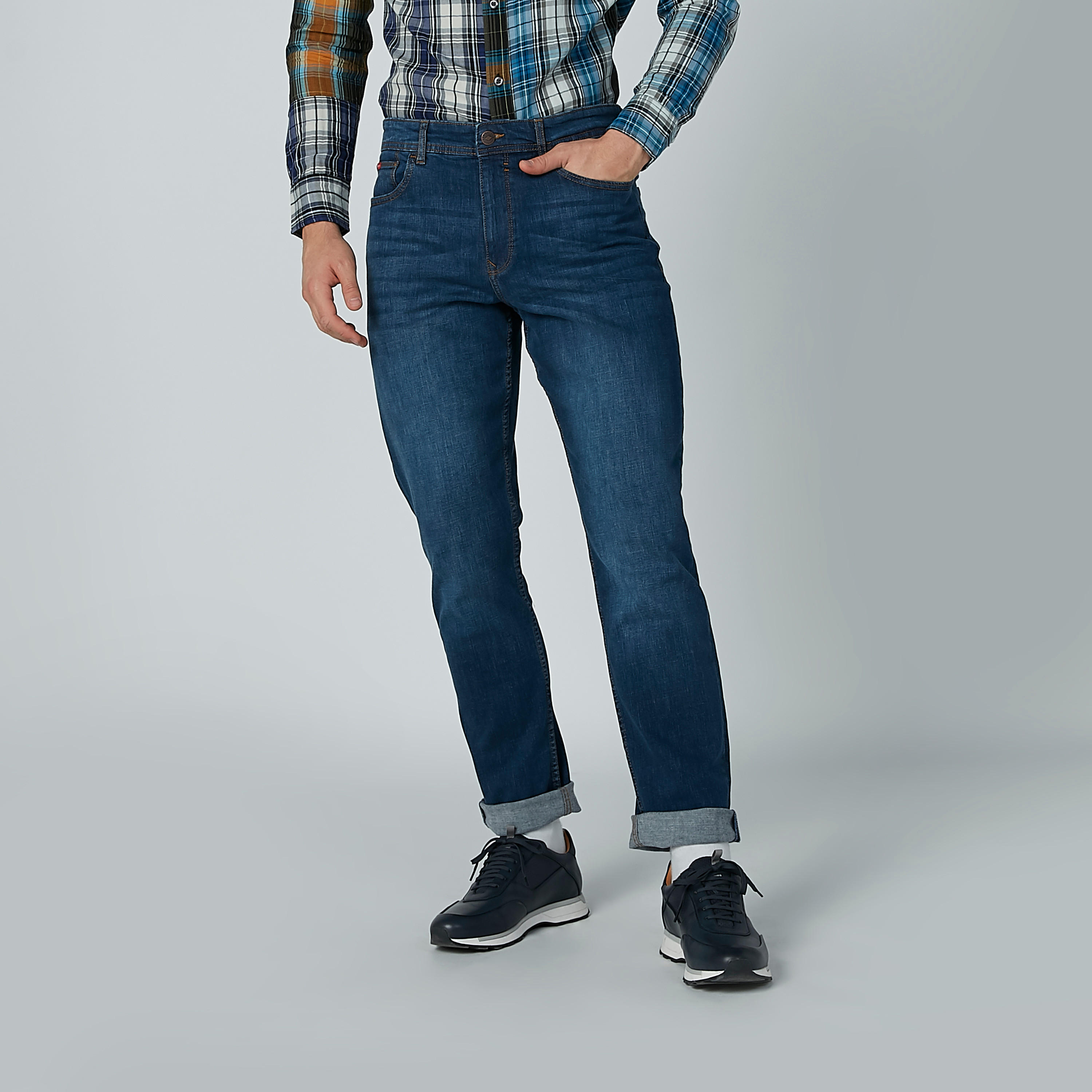 بنطال جينز سادة بجيوب من لي كوبر-men-clothing-bottoms-jeans-image-5