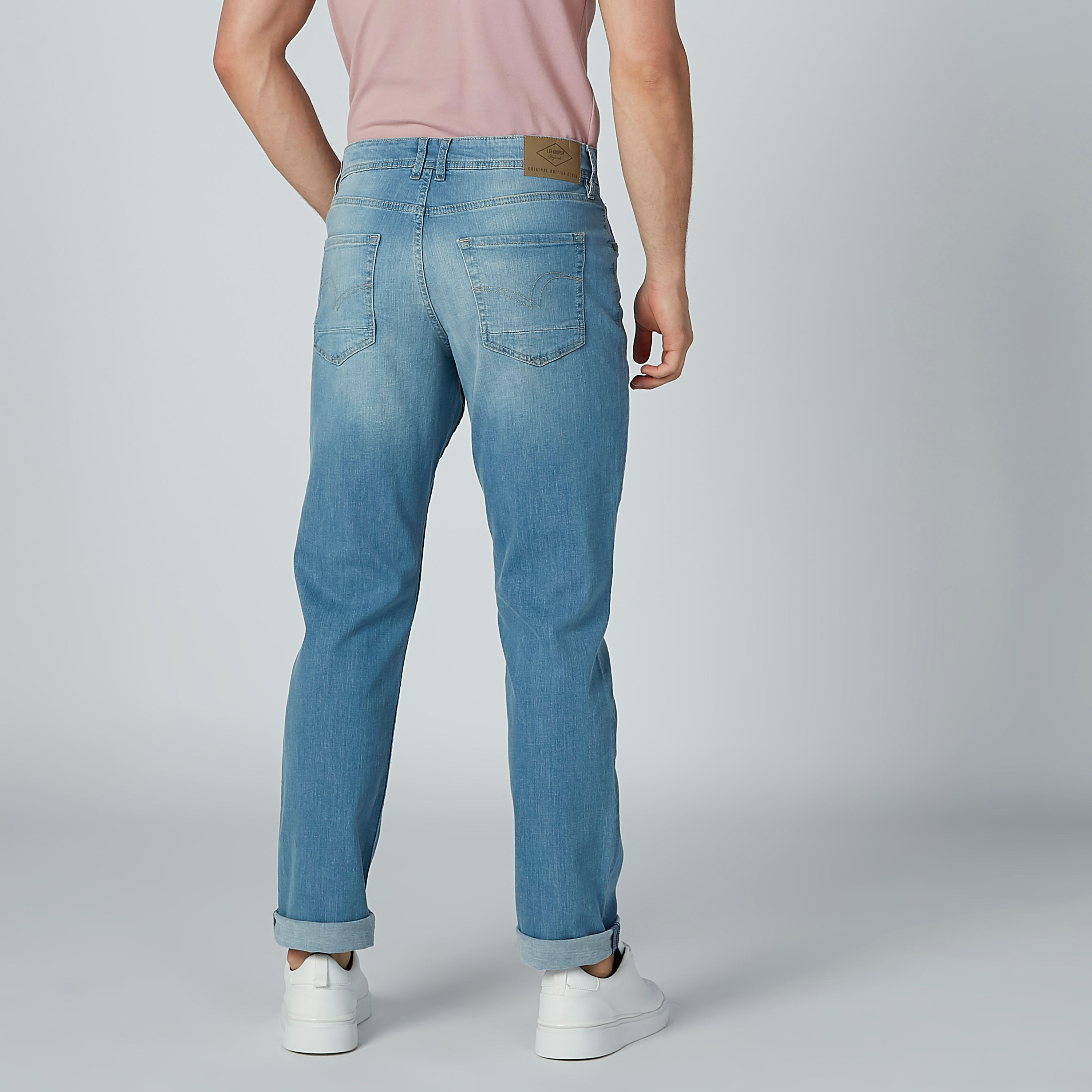 بنطال جينز سادة بجيوب من لي كوبر-men-clothing-bottoms-jeans-image-3