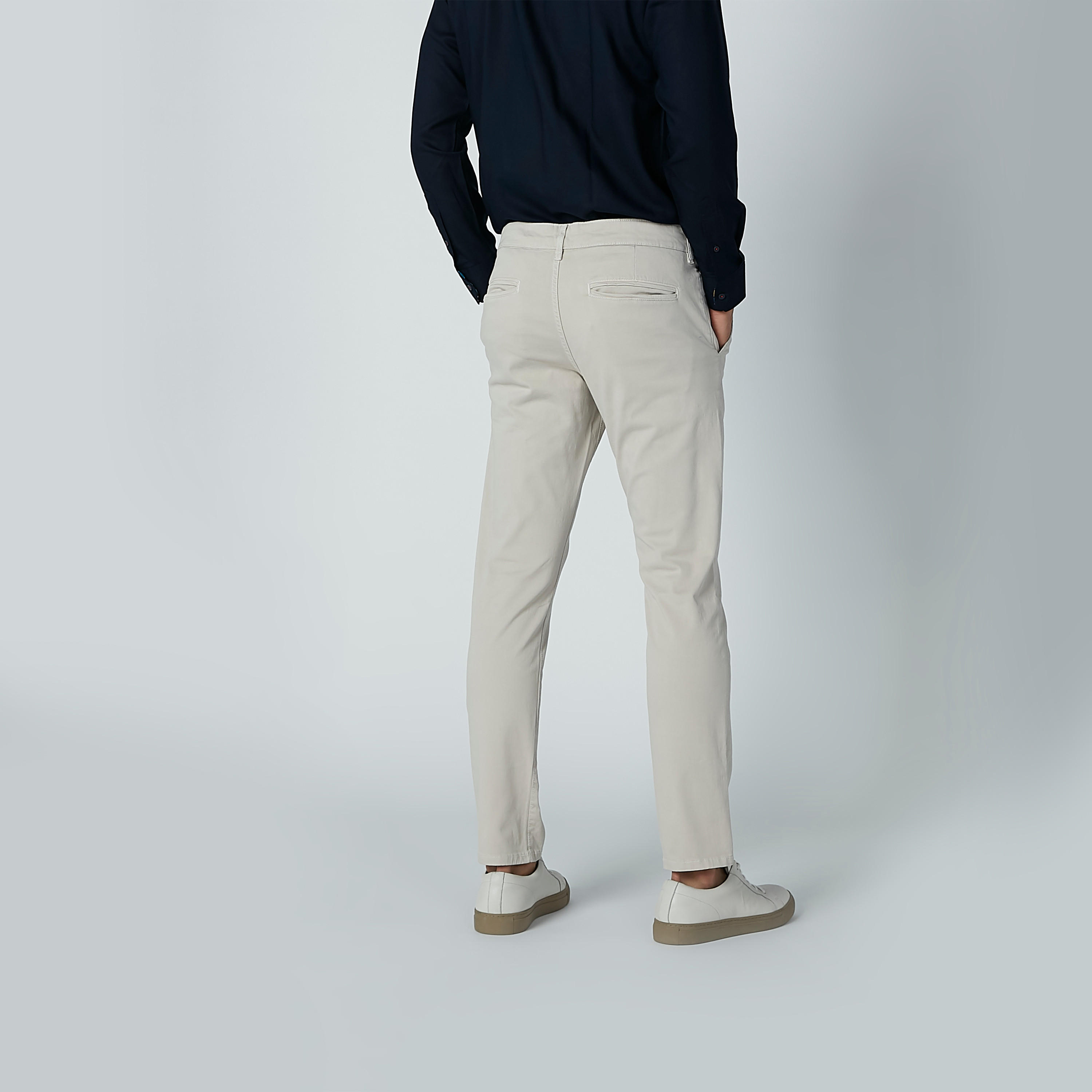 بنطال شينو سادة بجيوب من لي كوبر-men-clothing-bottoms-trousersandchinos-trousers-image-2