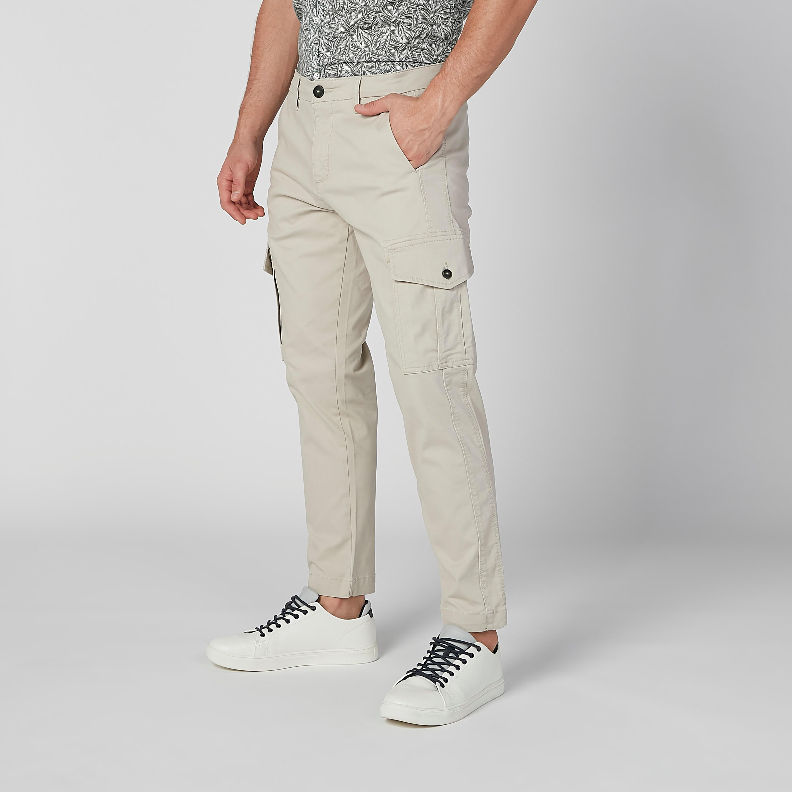 بنطال شينو بجيوب وحلقات للحزام من لي كوبر-men-clothing-bottoms-trousersandchinos-trousers-image-1