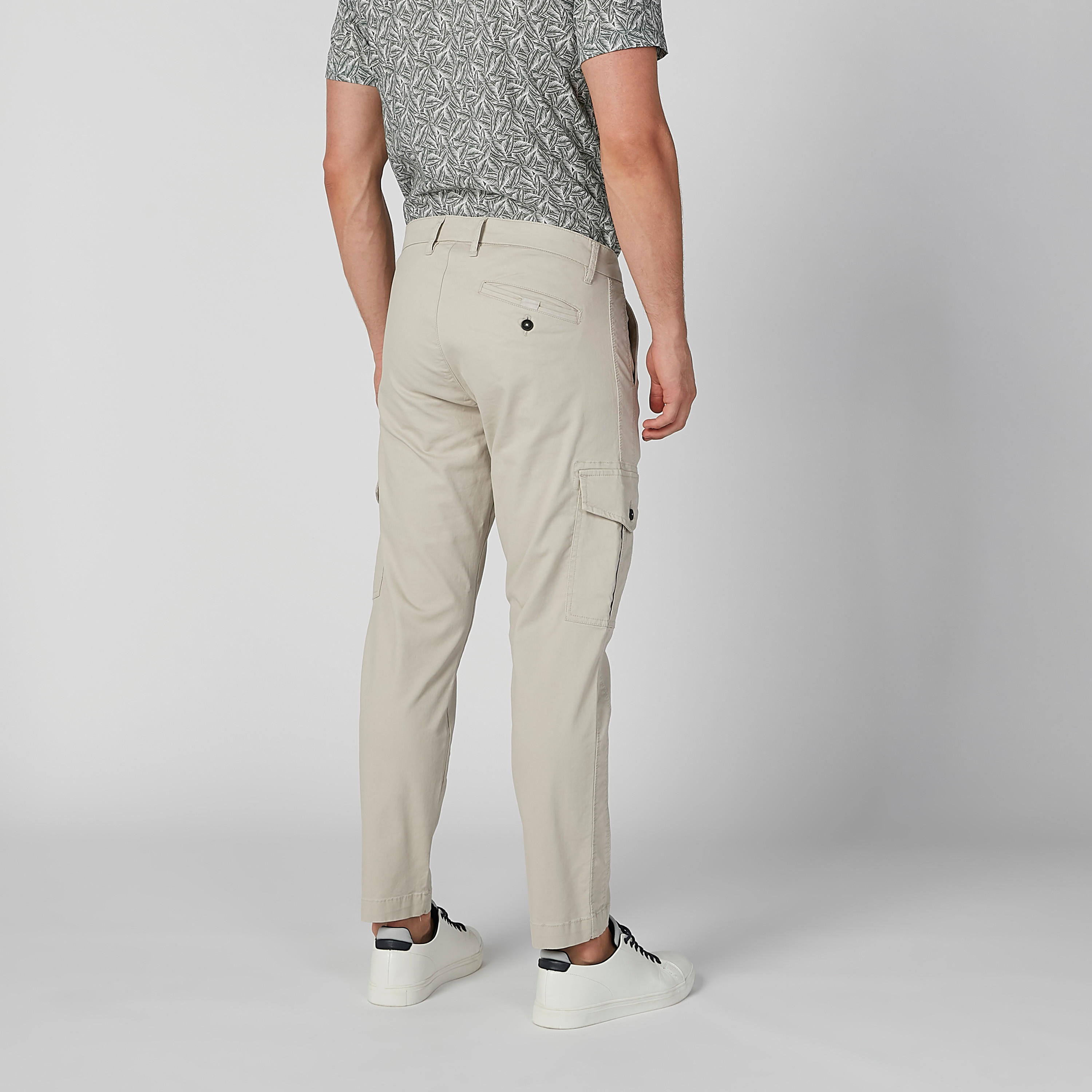 بنطال شينو بجيوب وحلقات للحزام من لي كوبر-men-clothing-bottoms-trousersandchinos-trousers-image-4