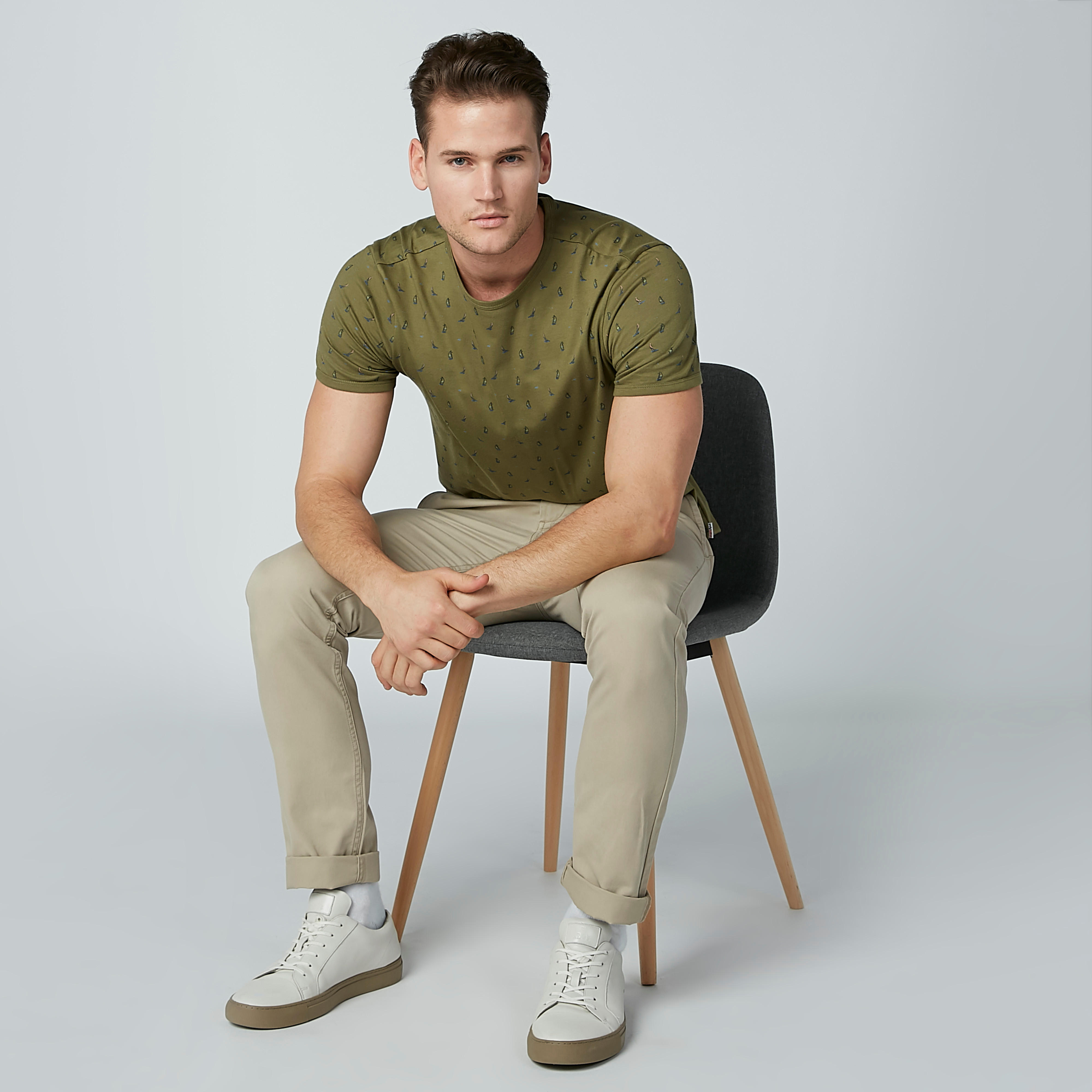 تيشيرت بياقة مستديرة وأكمام قصيرة وطبعات من لي كوبر-men-clothing-tshirtsandpolos-tshirts-image-2