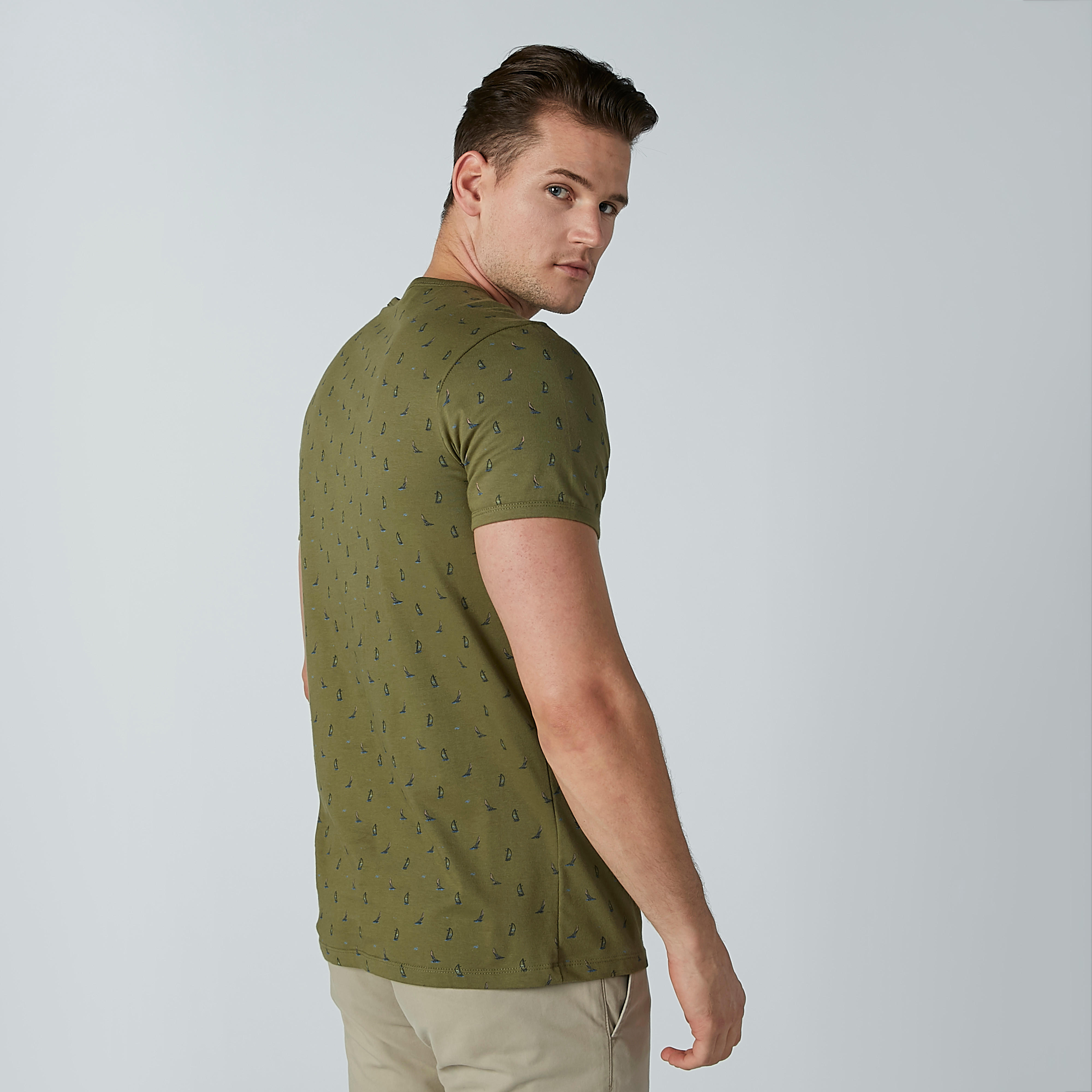 تيشيرت بياقة مستديرة وأكمام قصيرة وطبعات من لي كوبر-men-clothing-tshirtsandpolos-tshirts-image-3