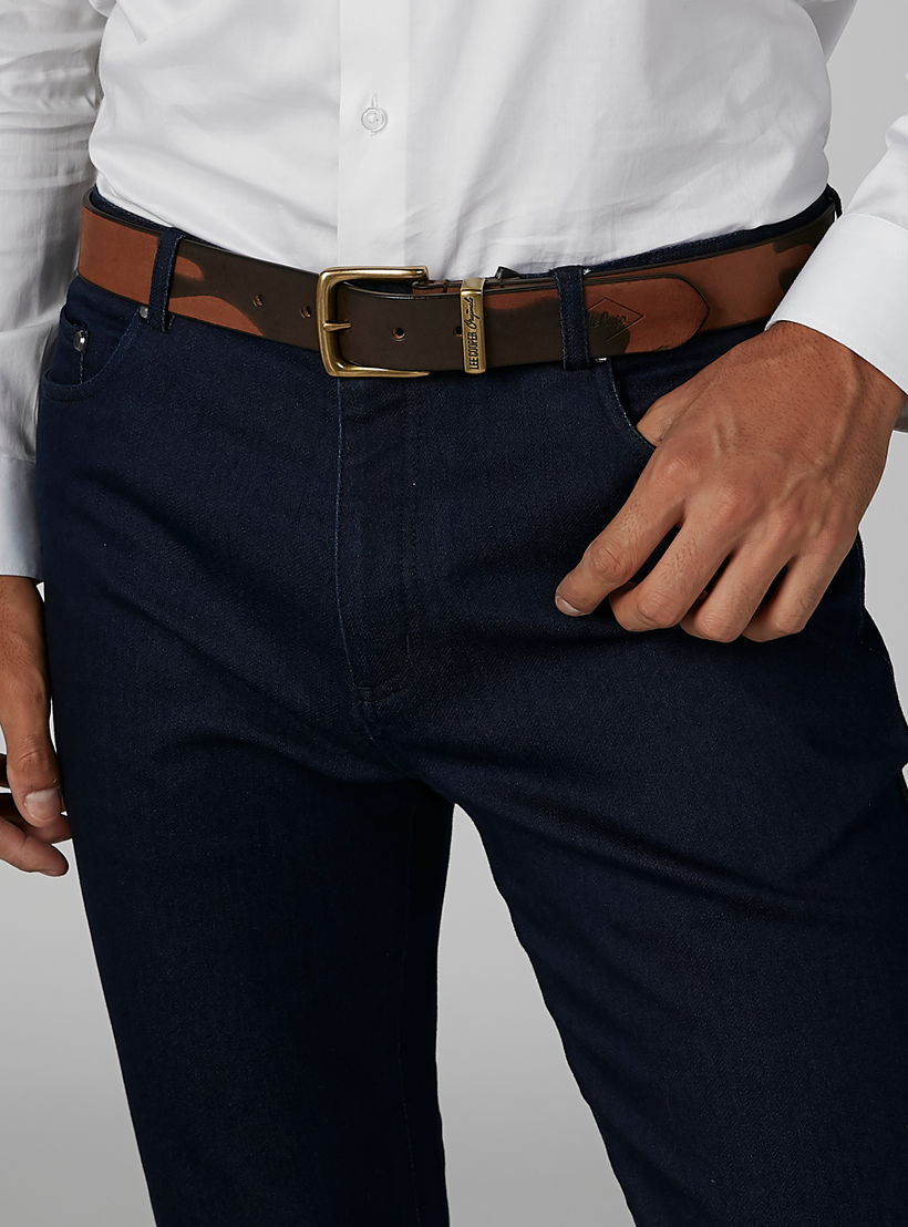 حزام بتفاصيل الشعار وإبزيم إغلاق من لي كوبر-men-beltsandwallets-belts-image-2