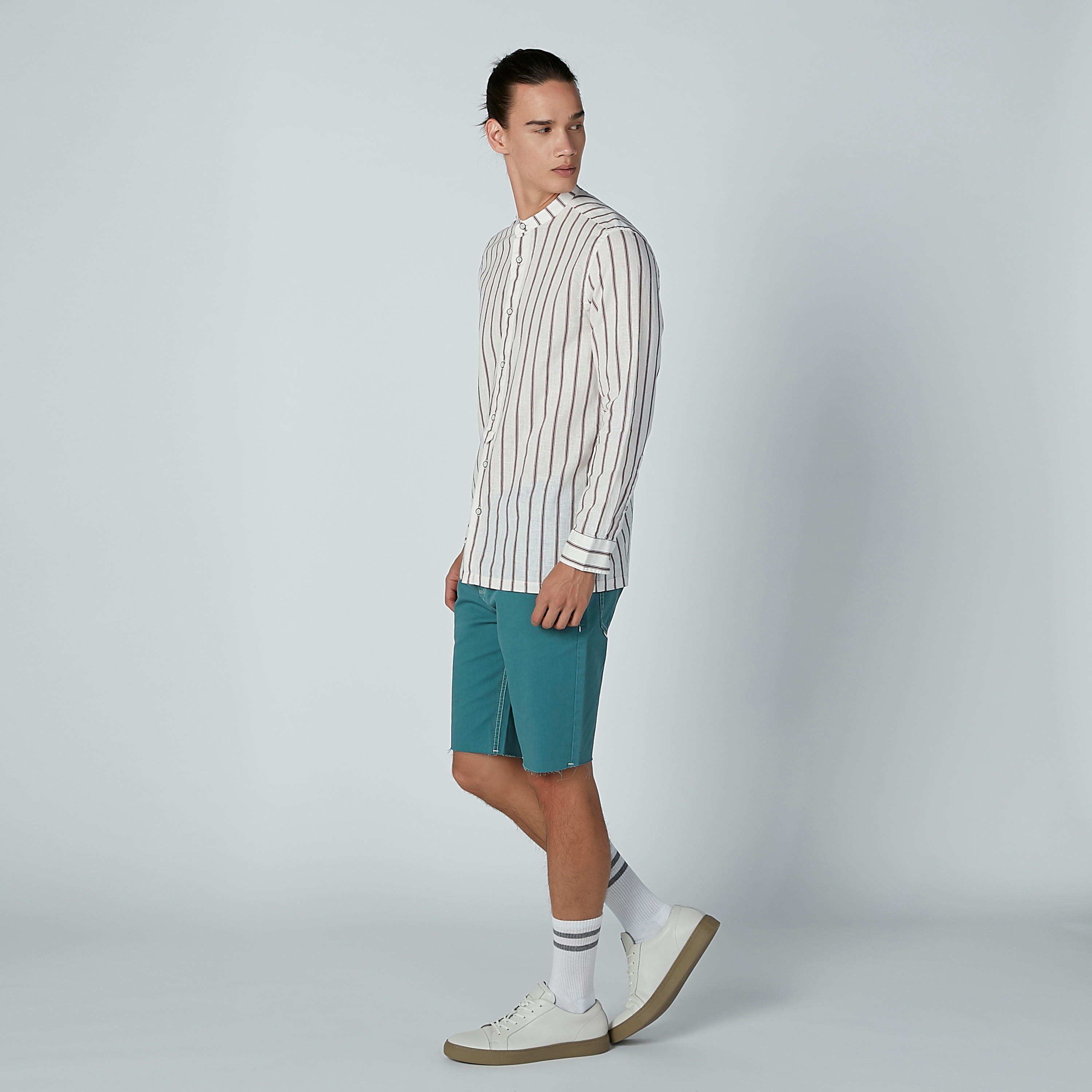 شورت سادة بجيوب من لي كوبر-men-clothing-bottoms-shorts-image-2