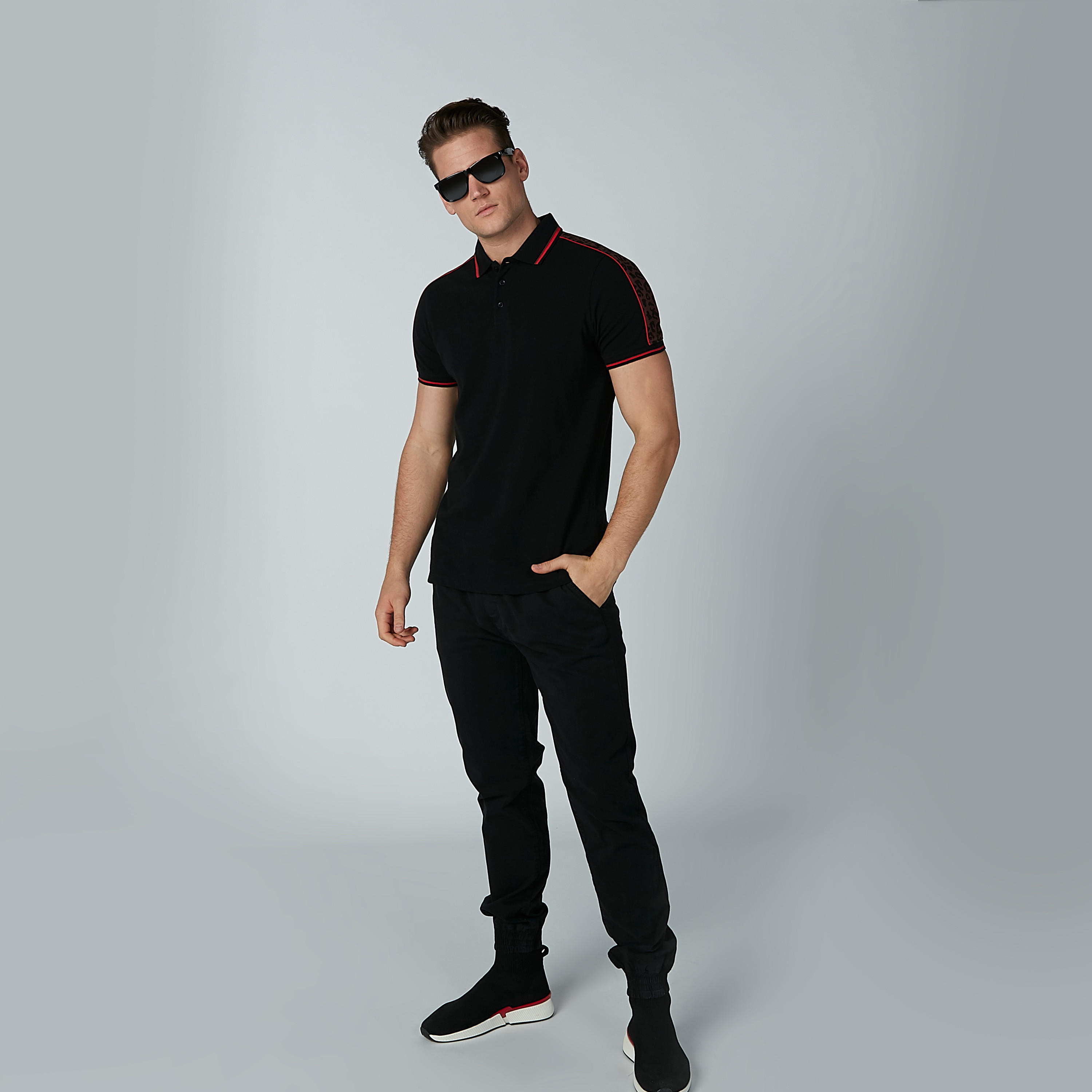 بنطال رياضي سادة برباط وجيوب من لي كوبر-men-clothing-bottoms-trousersandchinos-trousers-image-1