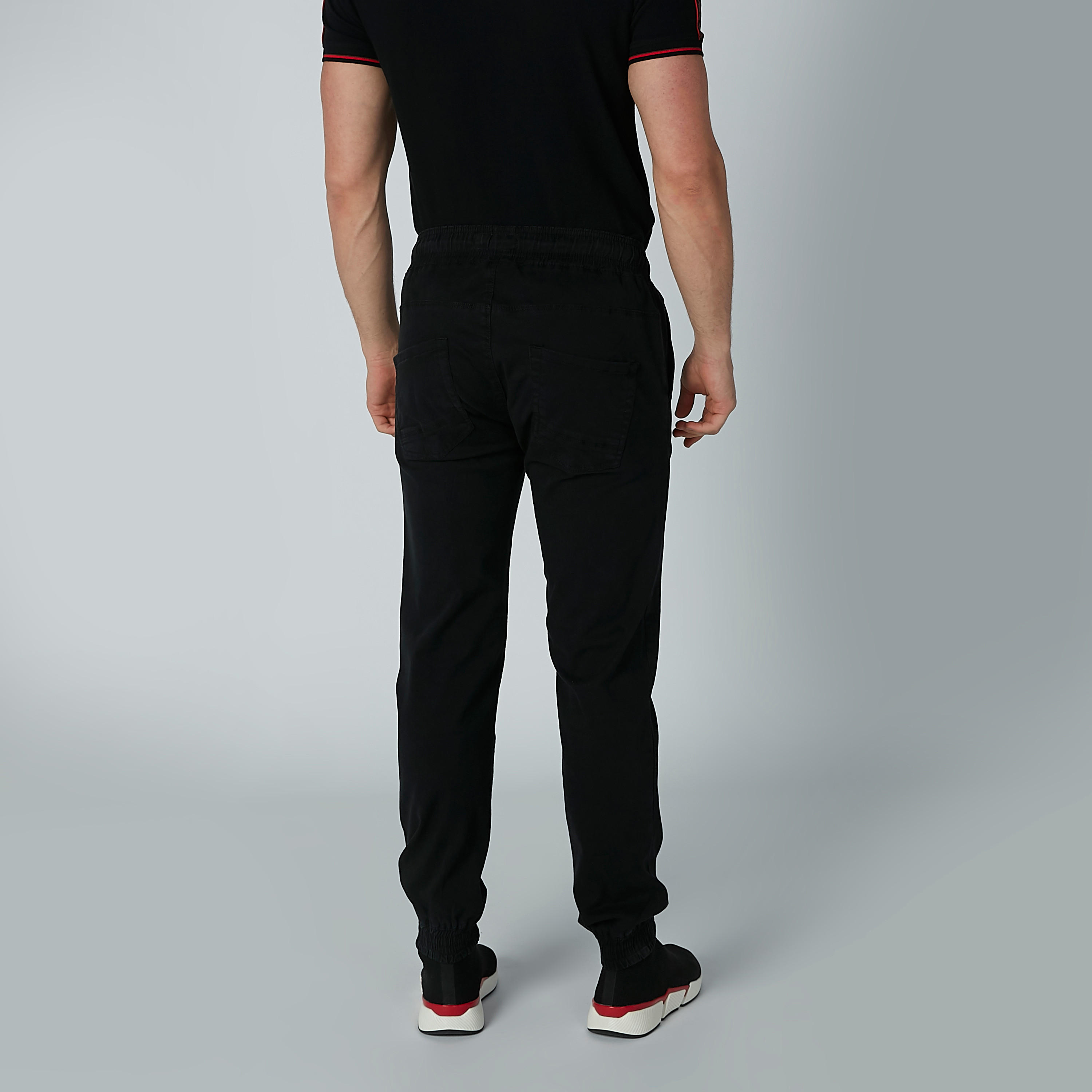 بنطال رياضي سادة برباط وجيوب من لي كوبر-men-clothing-bottoms-trousersandchinos-trousers-image-5