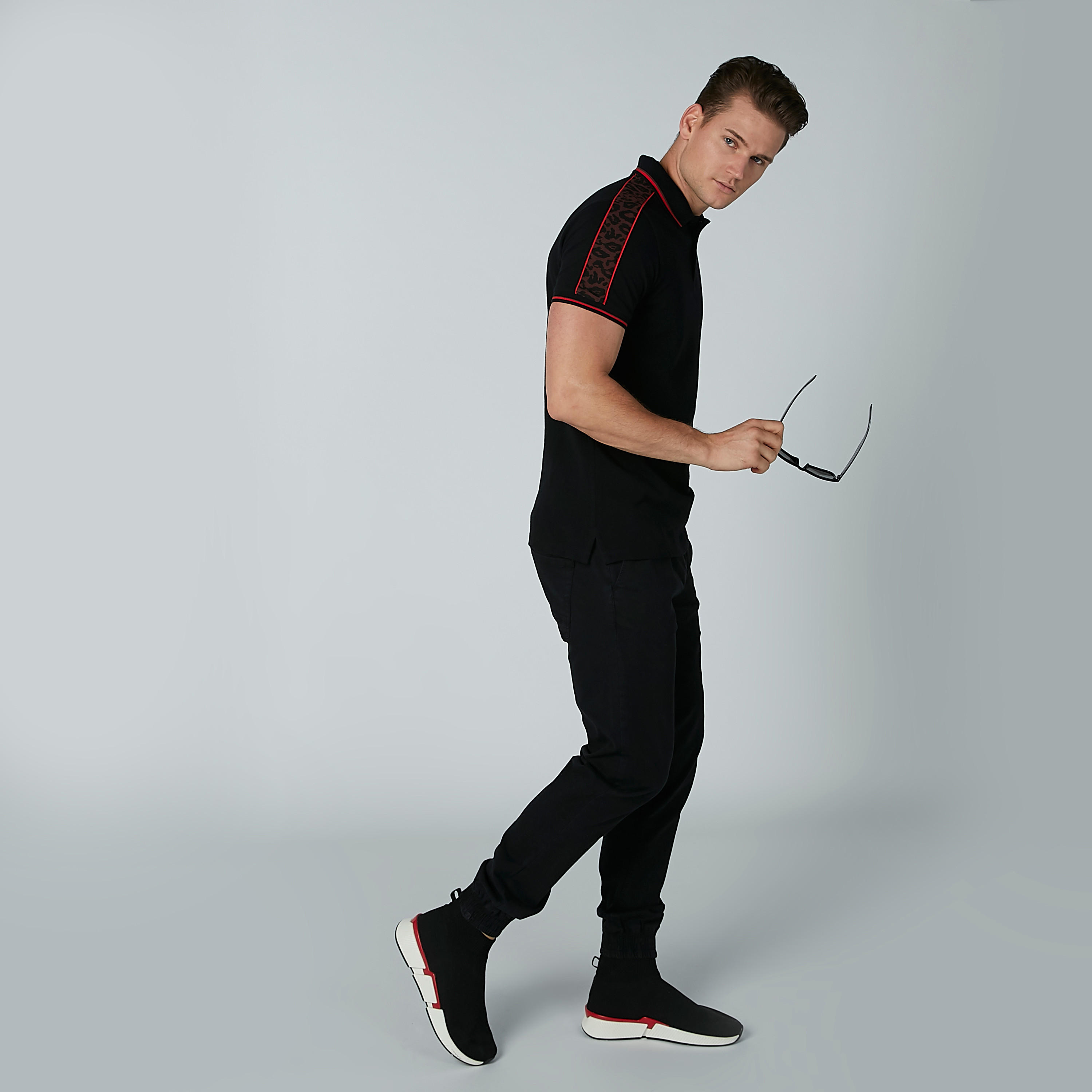 بنطال رياضي سادة برباط وجيوب من لي كوبر-men-clothing-bottoms-trousersandchinos-trousers-image-6