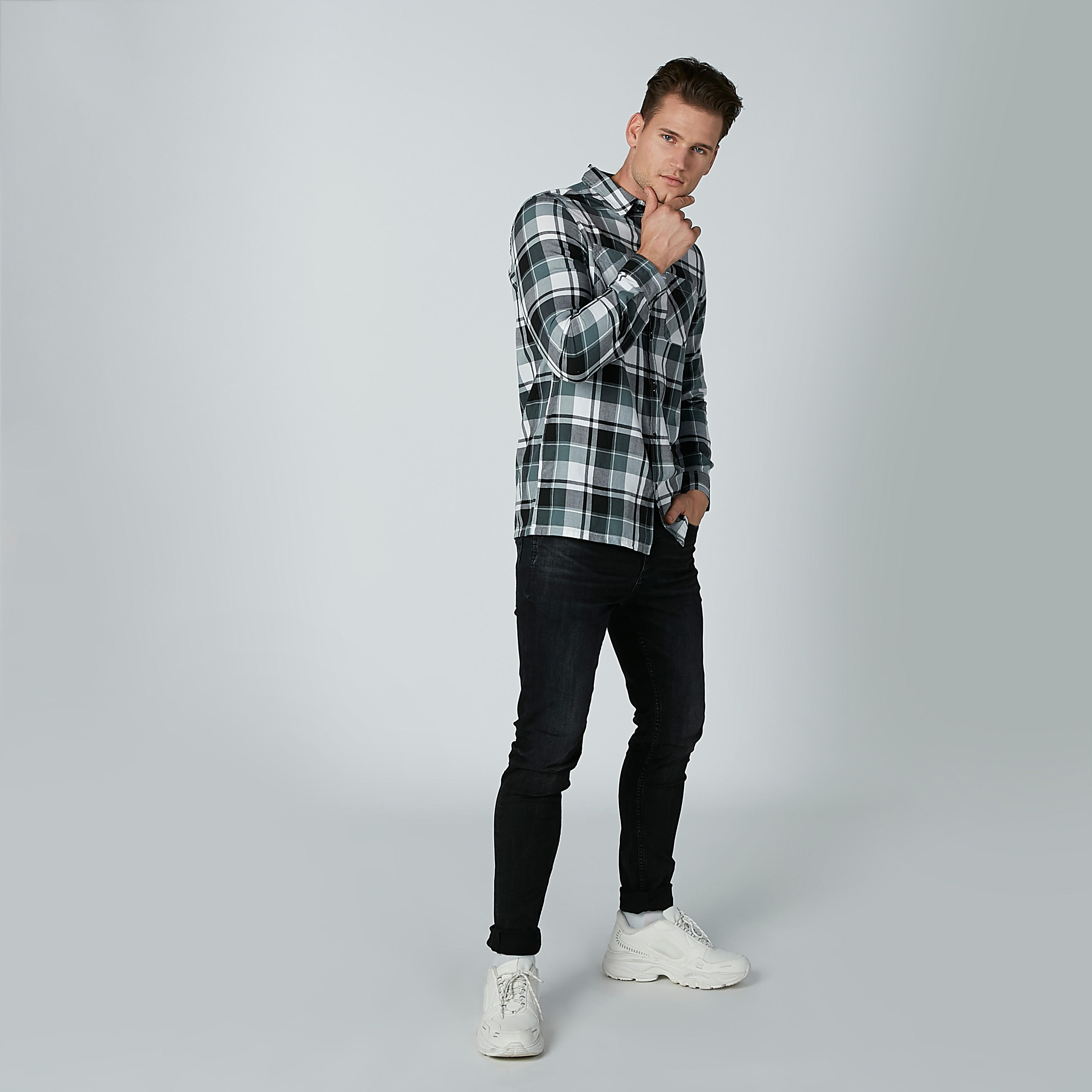 قميص كاروهات بأكمام طويلة وجيوب على الصدر من لي كوبر-men-clothing-shirts-image-2