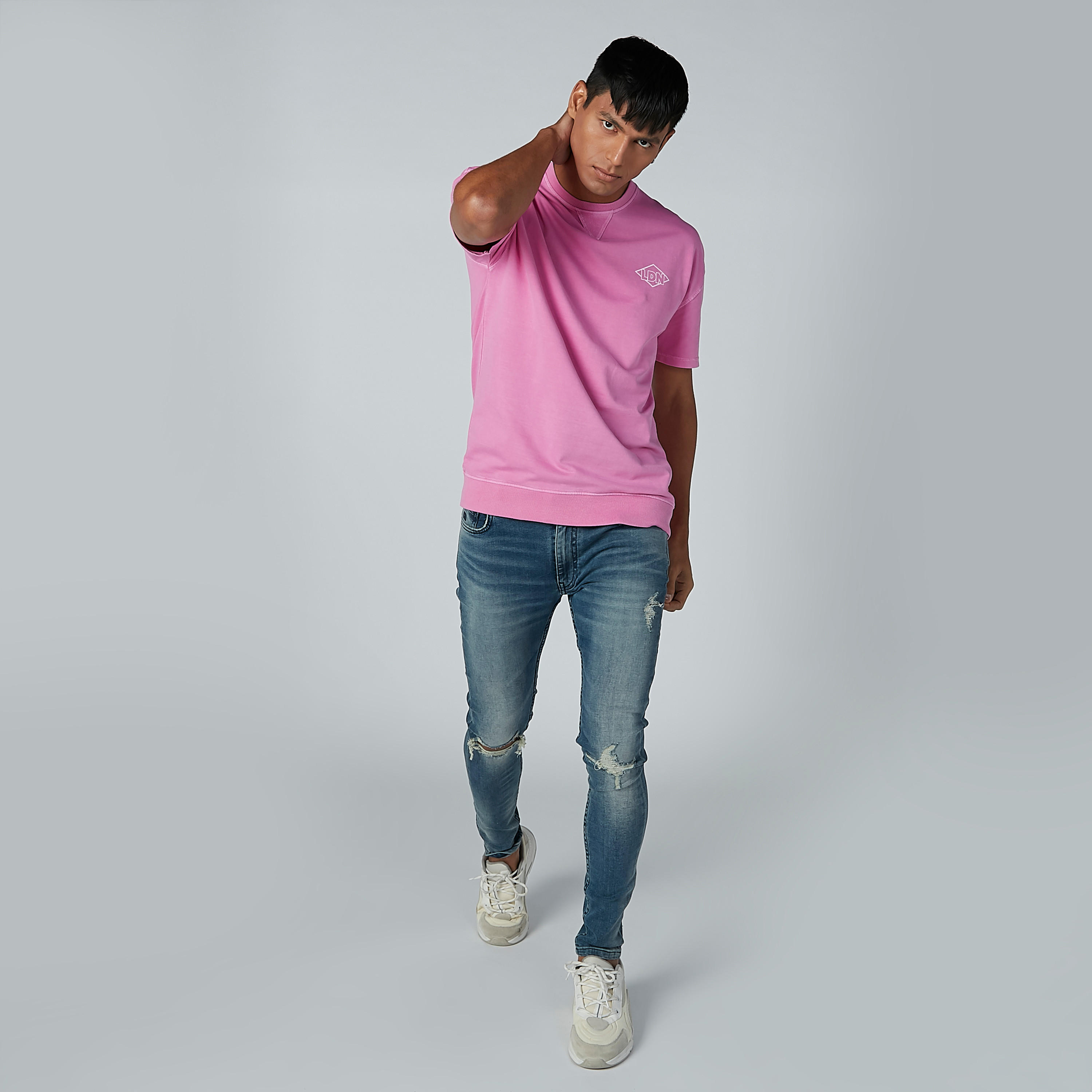 تيشيرت بياقة مستديرة وأكمام قصيرة وطبعات من لي كوبر-men-clothing-tshirtsandpolos-tshirts-image-3