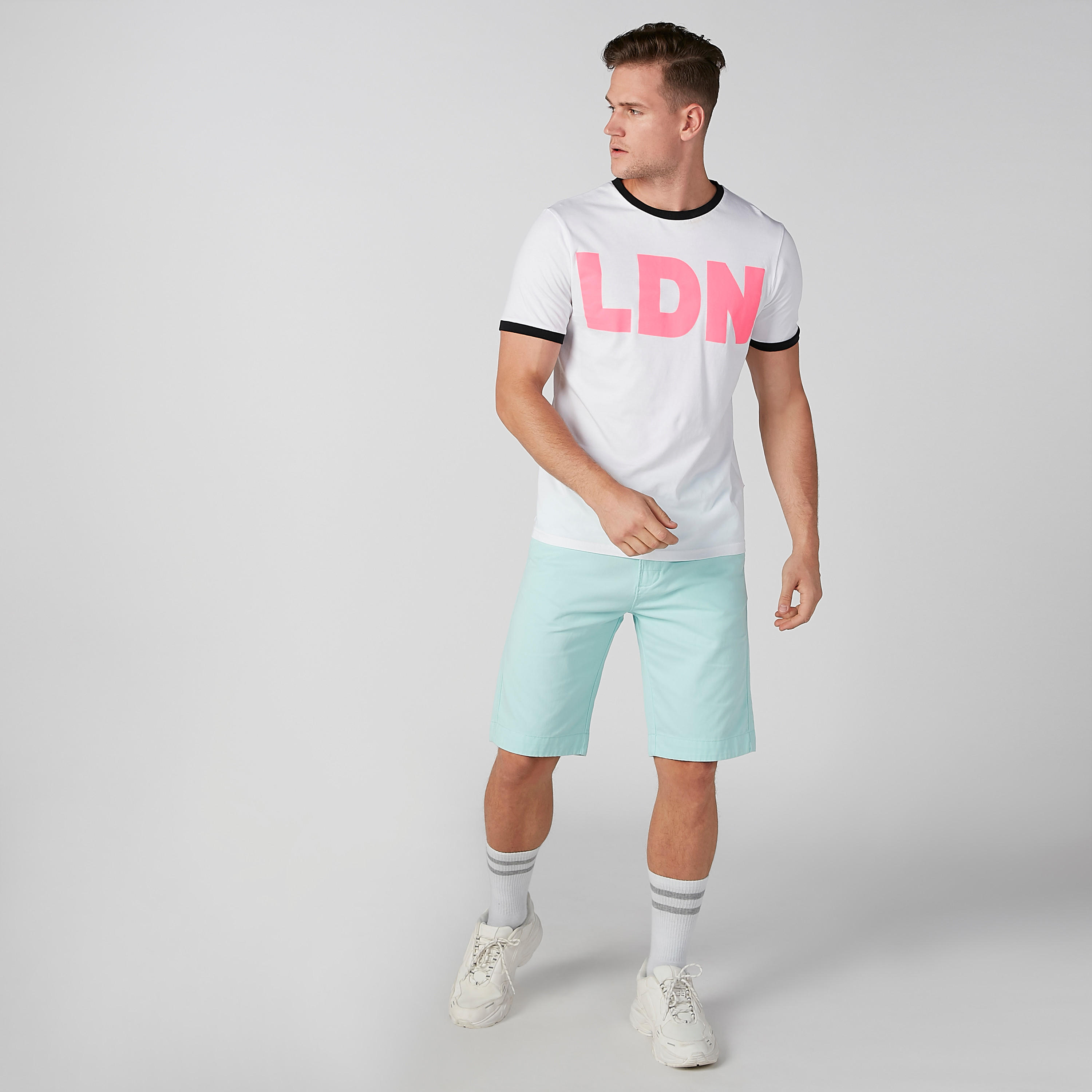 تيشيرت بياقة مستديرة وأكمام قصيرة وطبعات من لي كوبر-men-clothing-tshirtsandpolos-tshirts-image-1