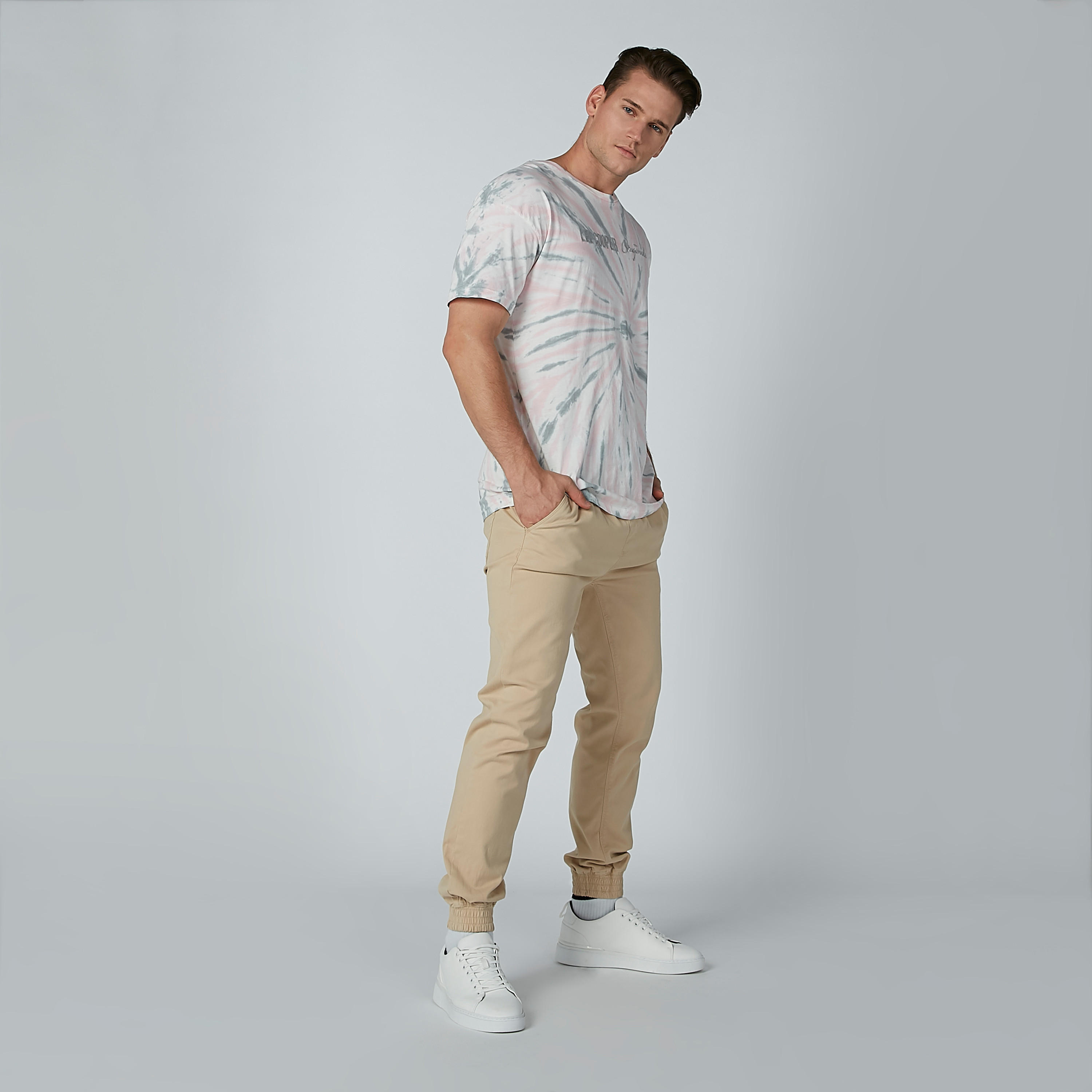تيشيرت بياقة مستديرة وأكمام قصيرة وطبعات من لي كوبر-men-clothing-tshirtsandpolos-tshirts-image-2
