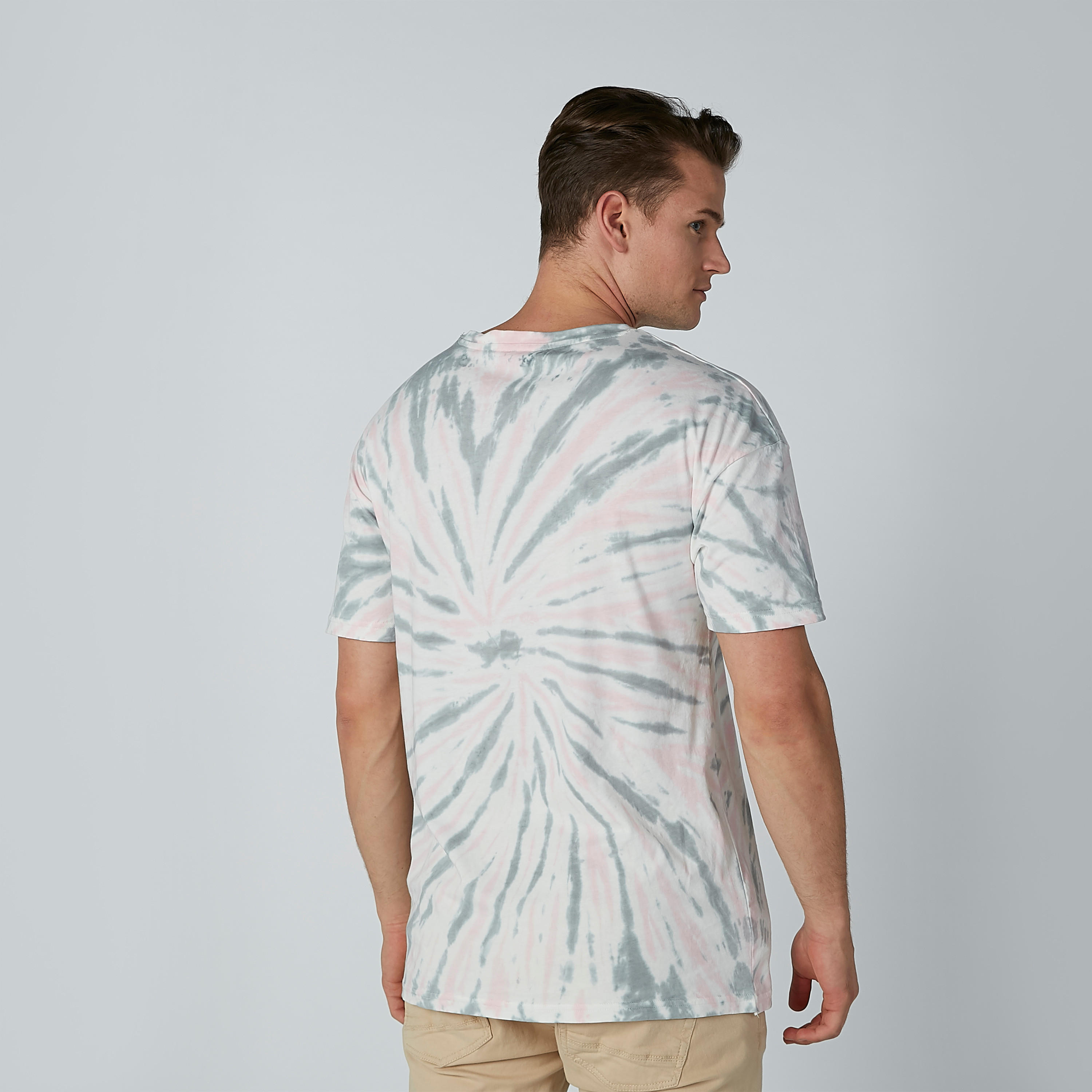 تيشيرت بياقة مستديرة وأكمام قصيرة وطبعات من لي كوبر-men-clothing-tshirtsandpolos-tshirts-image-4