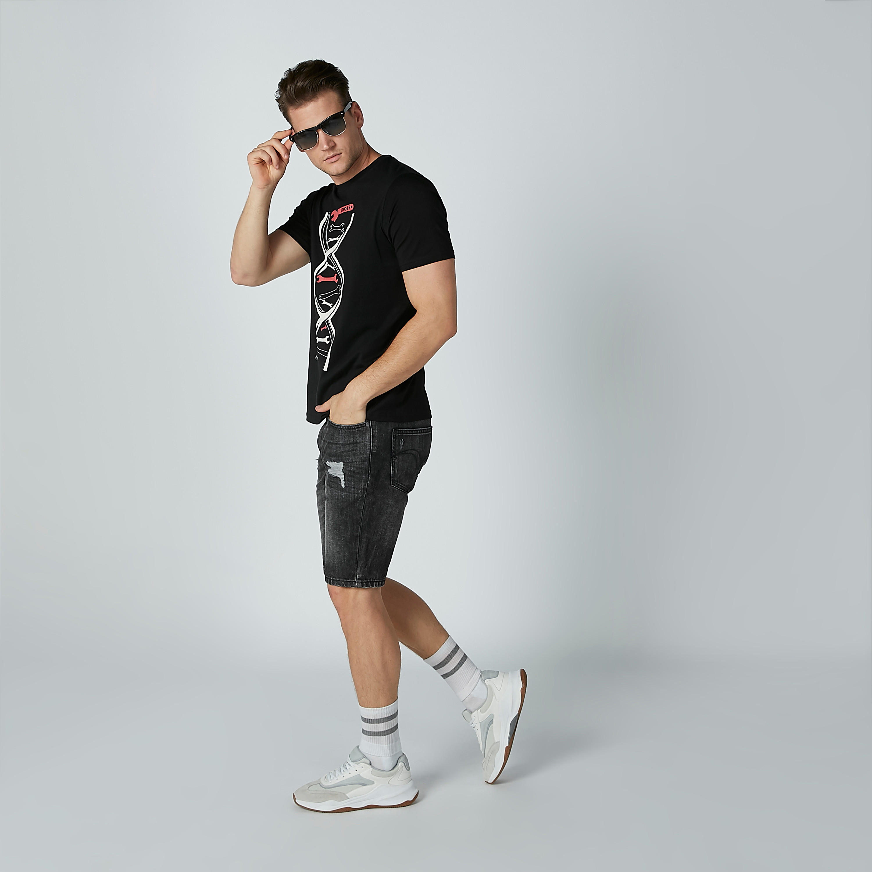 شورت دينم ممزّق بجيوب من لي كوبر-men-clothing-bottoms-jeans-image-2