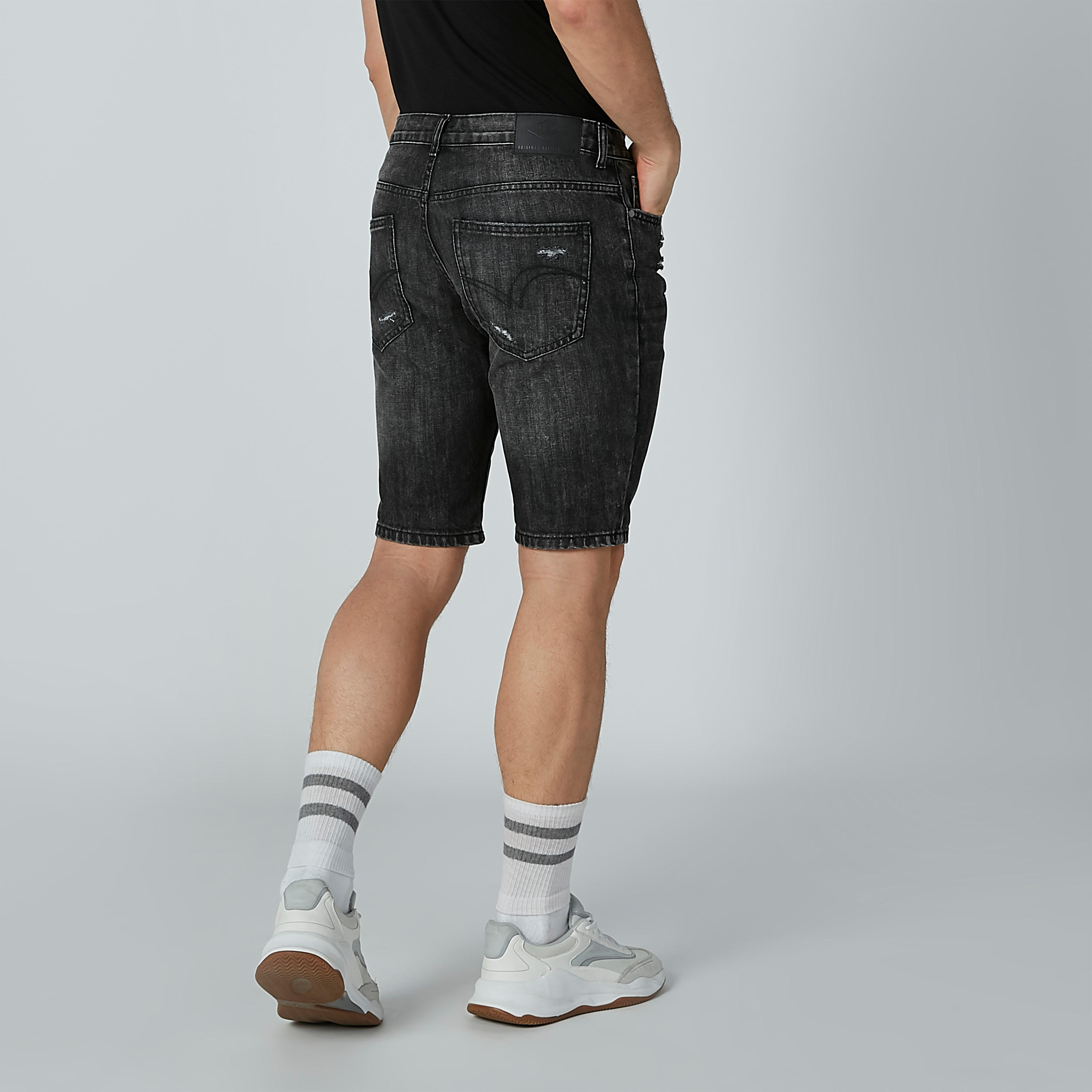 شورت دينم ممزّق بجيوب من لي كوبر-men-clothing-bottoms-jeans-image-3