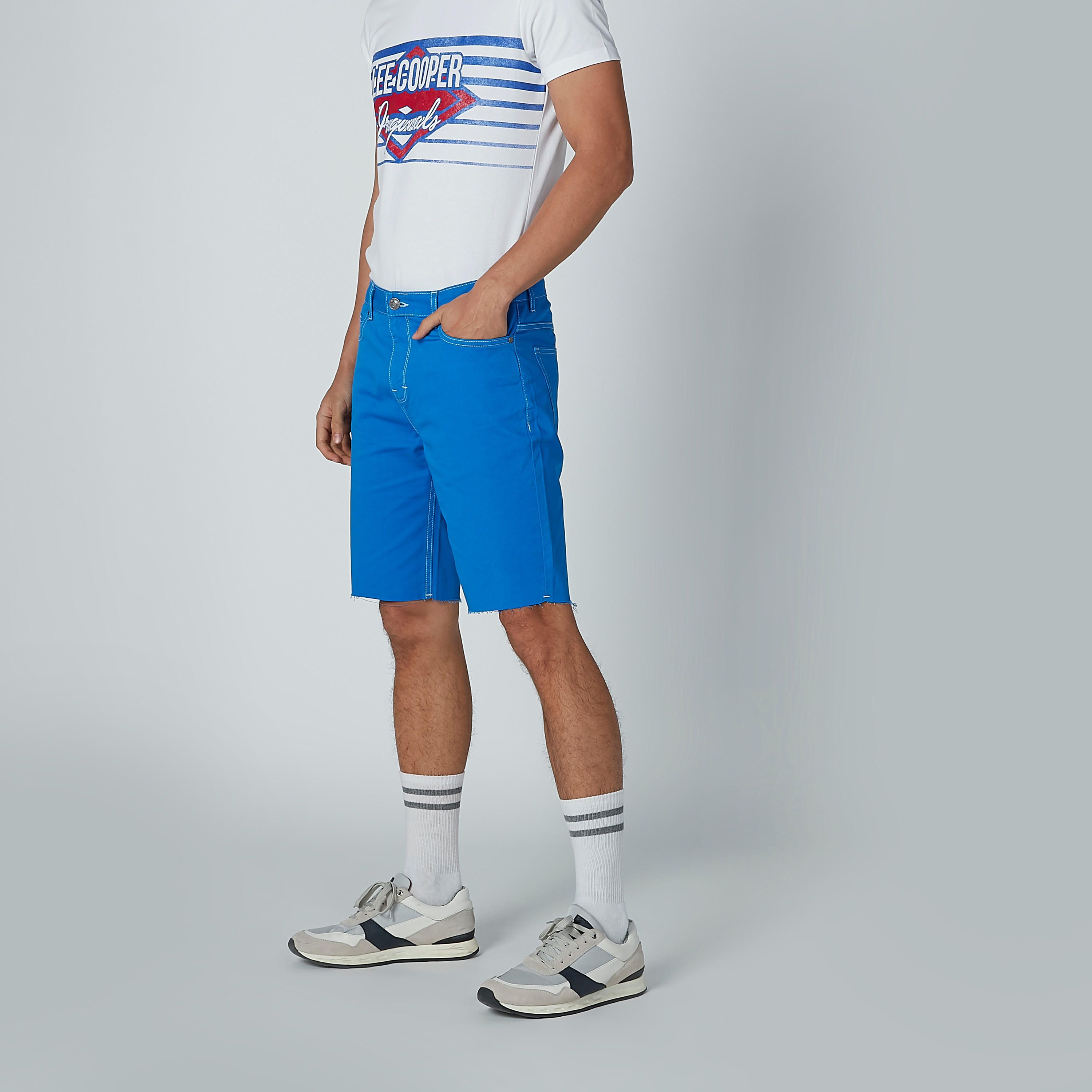 شورت سادة بجيوب من لي كوبر-men-clothing-bottoms-shorts-image-1