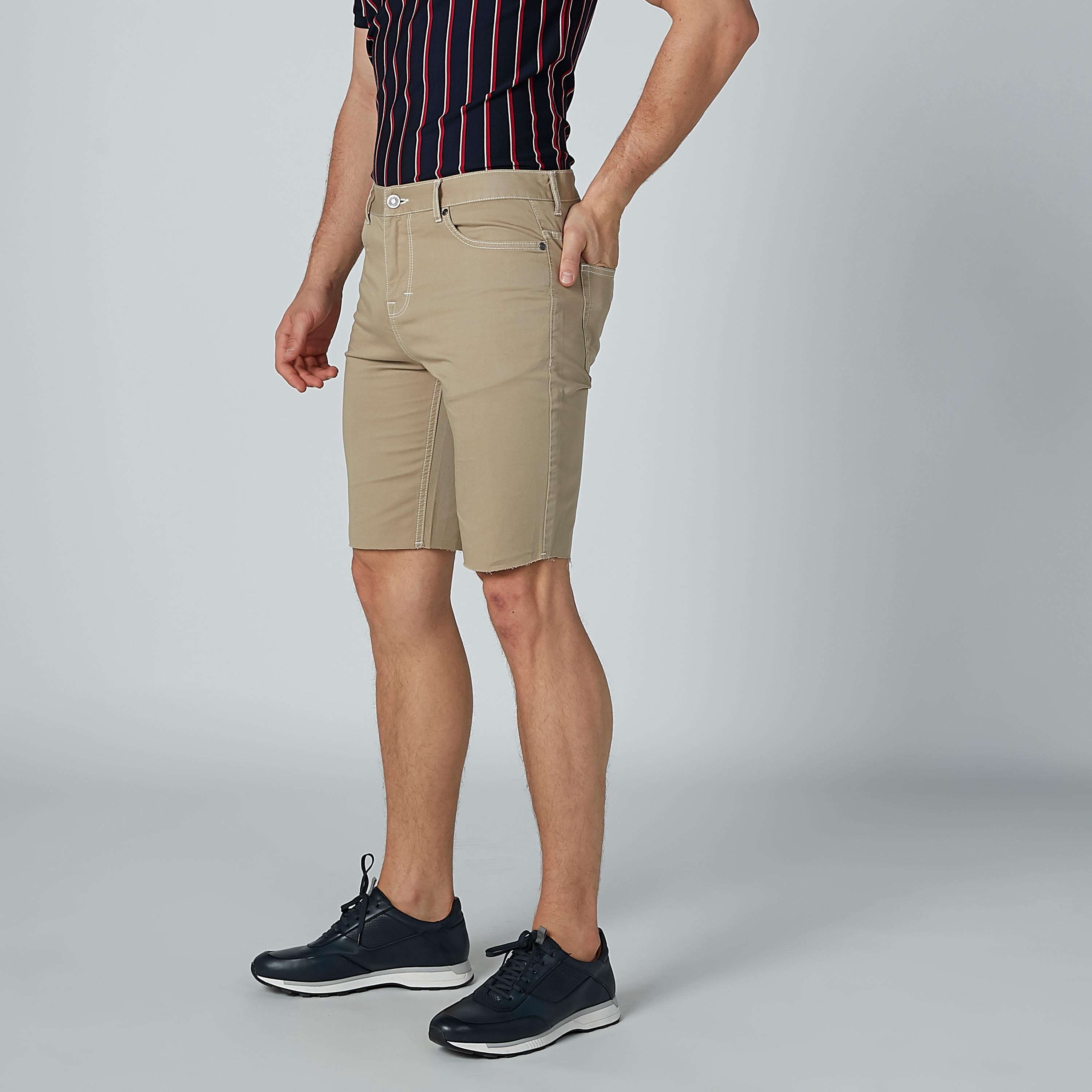 شورت سادة بجيوب من لي كوبر-men-clothing-bottoms-shorts-image-3