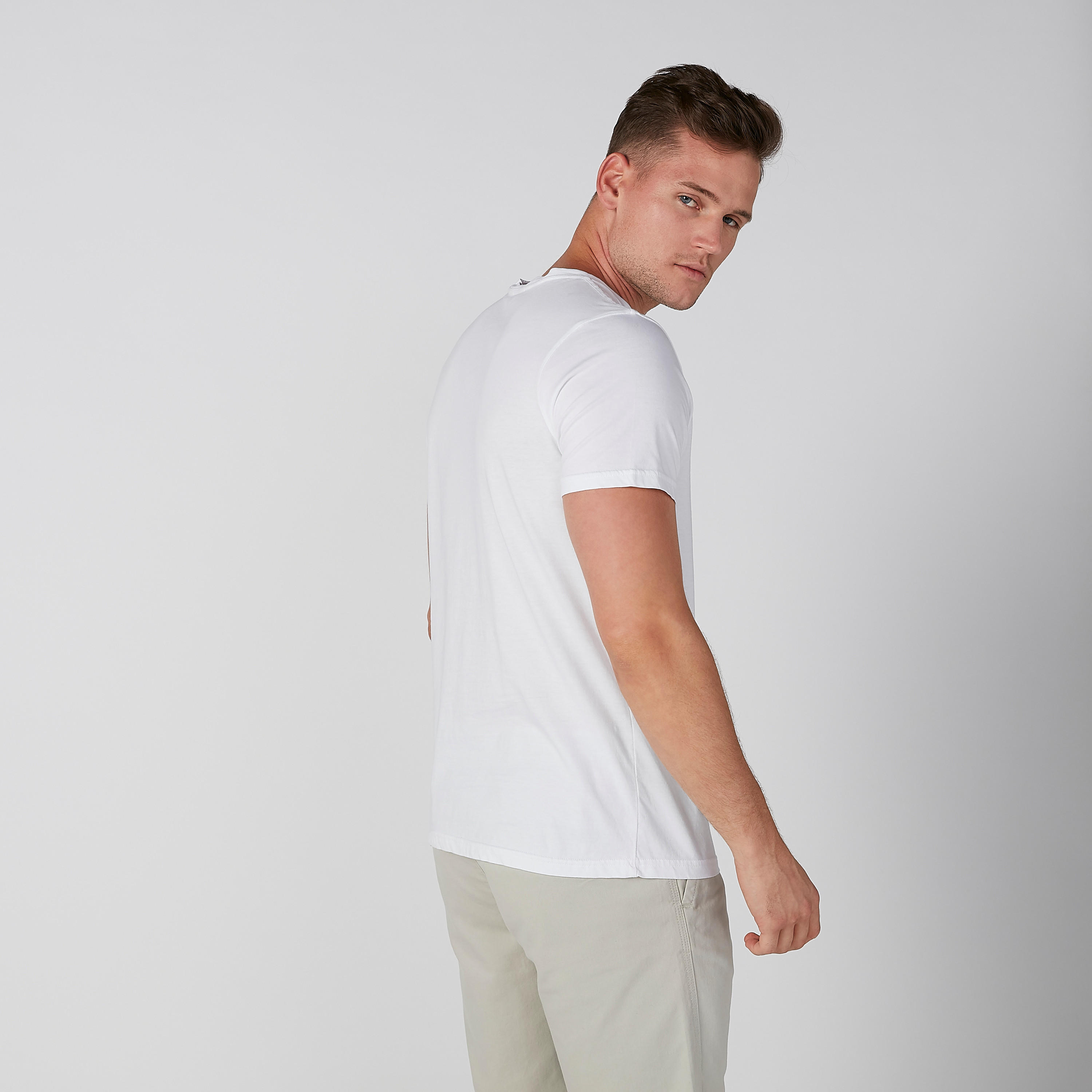 تيشيرت بياقة مستديرة وأكمام قصيرة وطبعات من لي كوبر-men-clothing-tshirtsandpolos-tshirts-image-2