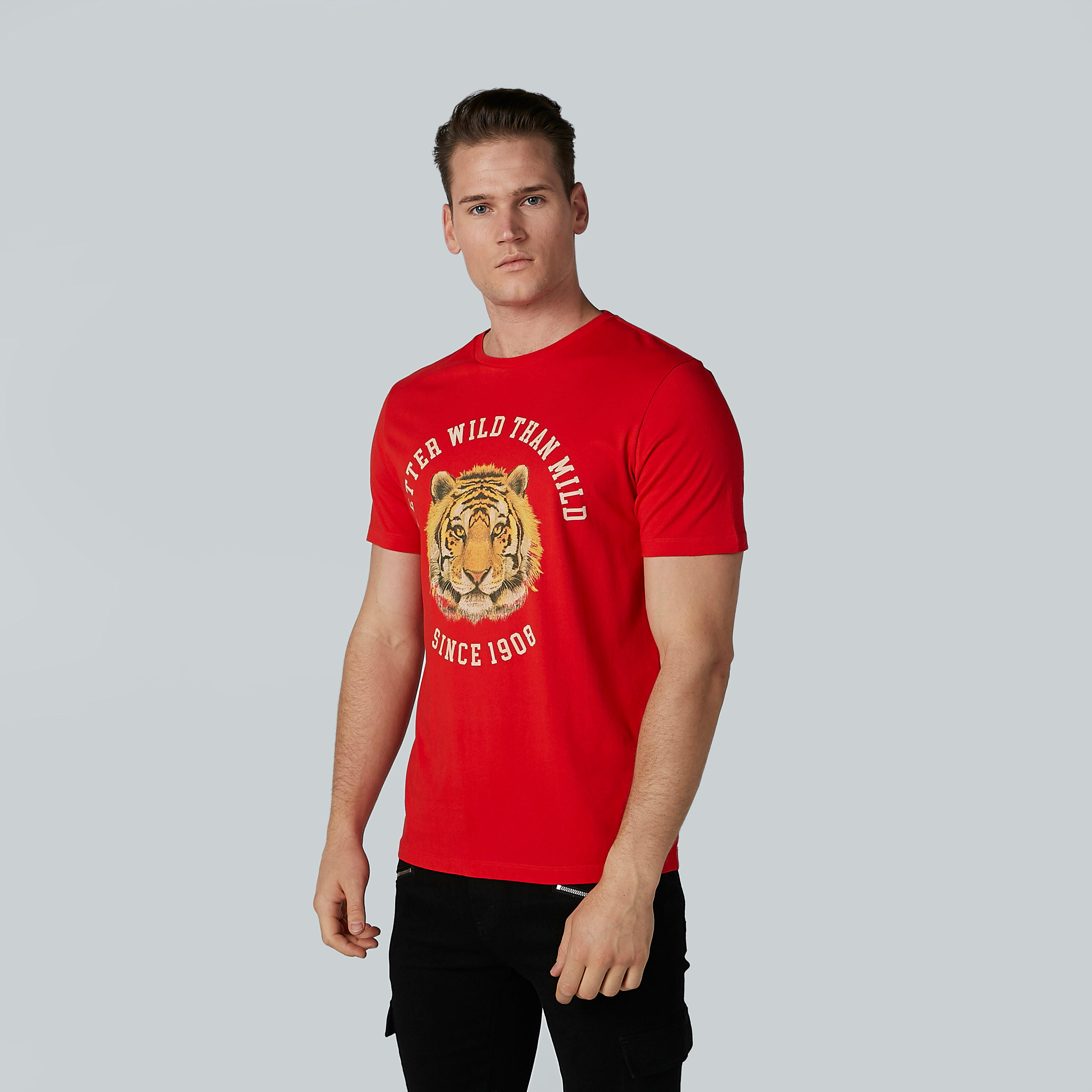 تيشيرت بياقة مستديرة وأكمام قصيرة وطبعات من لي كوبر-men-clothing-tshirtsandpolos-tshirts-image-1