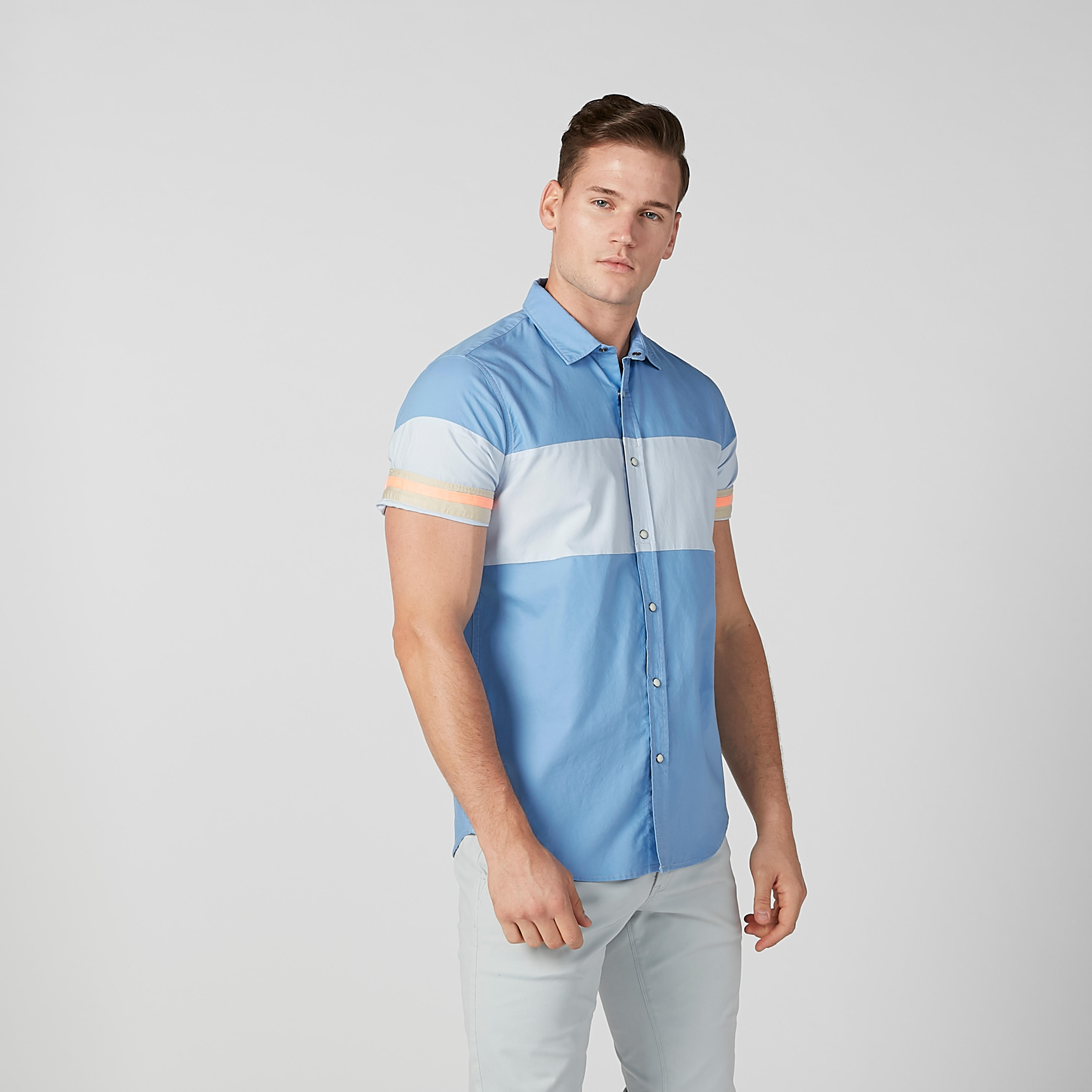 قميص مقلّم بياقة عاديّة وأكمام قصيرة من لي كوبر-men-clothing-shirts-image-1