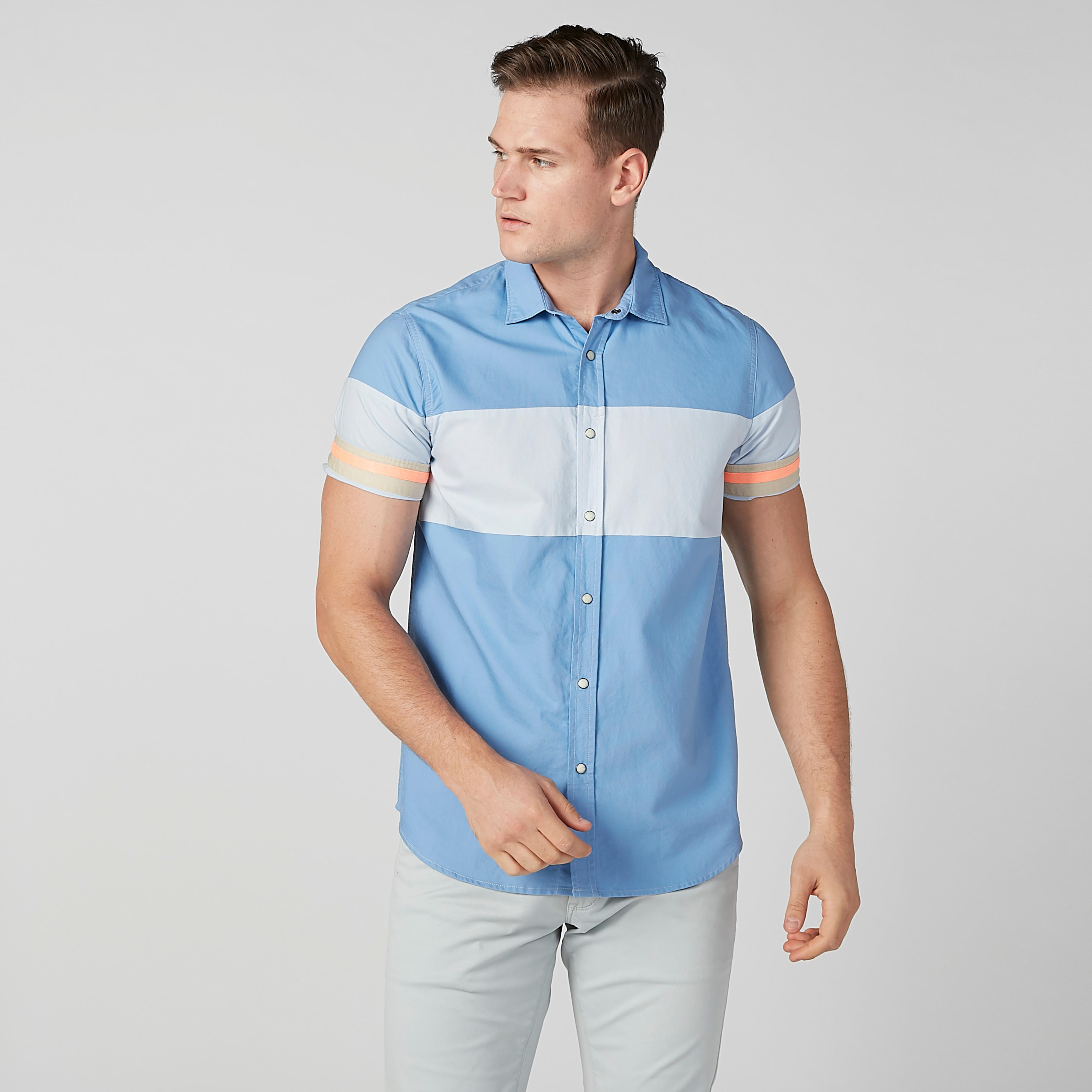 قميص مقلّم بياقة عاديّة وأكمام قصيرة من لي كوبر-men-clothing-shirts-image-4