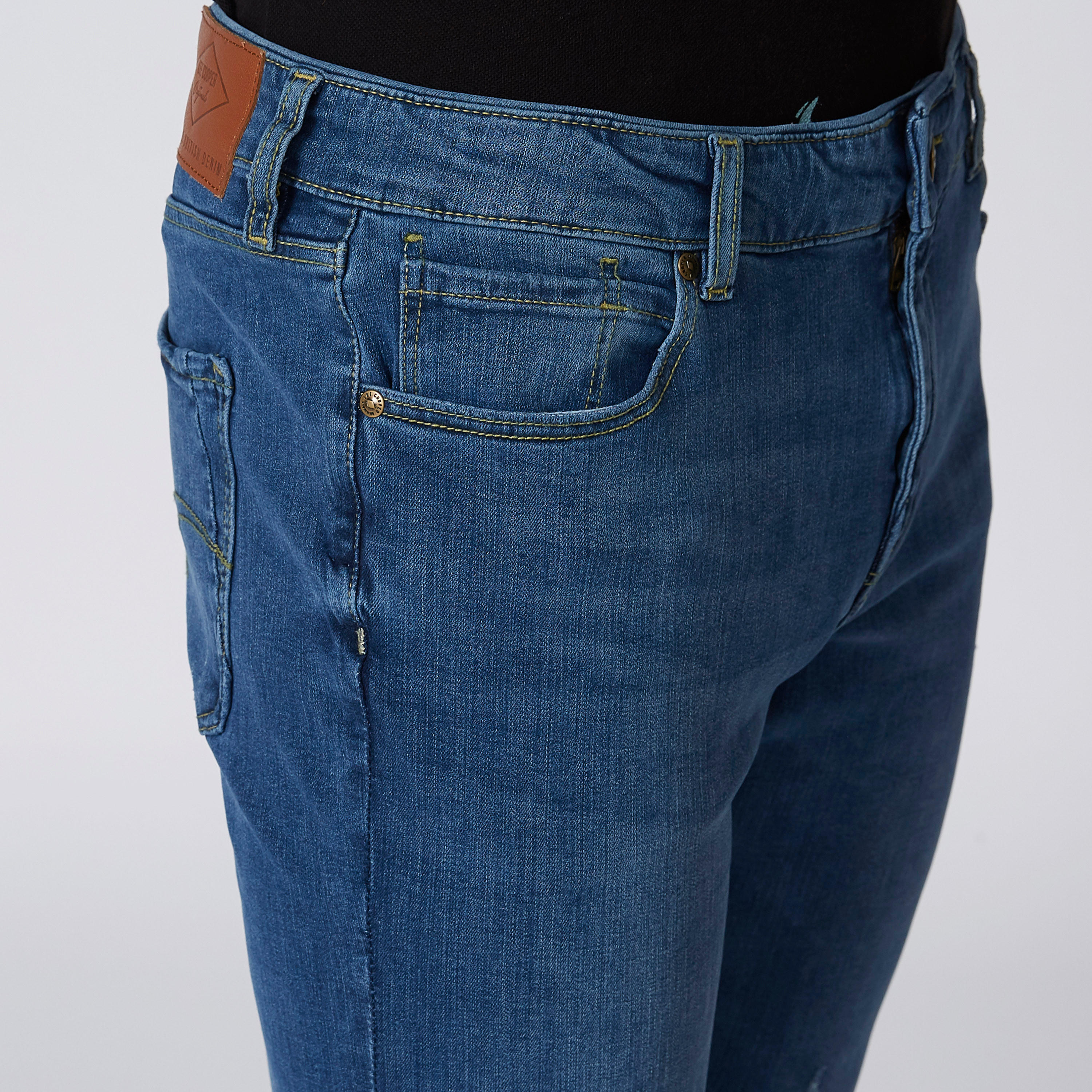 بنطال جينز طويل بقصّة سكيني وخصر متوسط الارتفاع وجيوب-men-clothing-bottoms-jeans-image-5